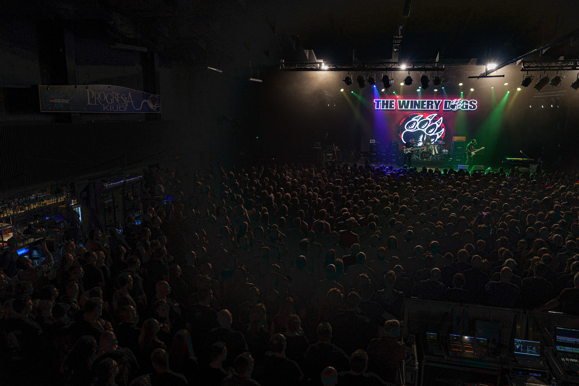 21.10.2021 The Winery Dogs - Warszawa klub Progresja, Knock Out Productions, fot. Andrzej Wasilkiewicz/Reporter