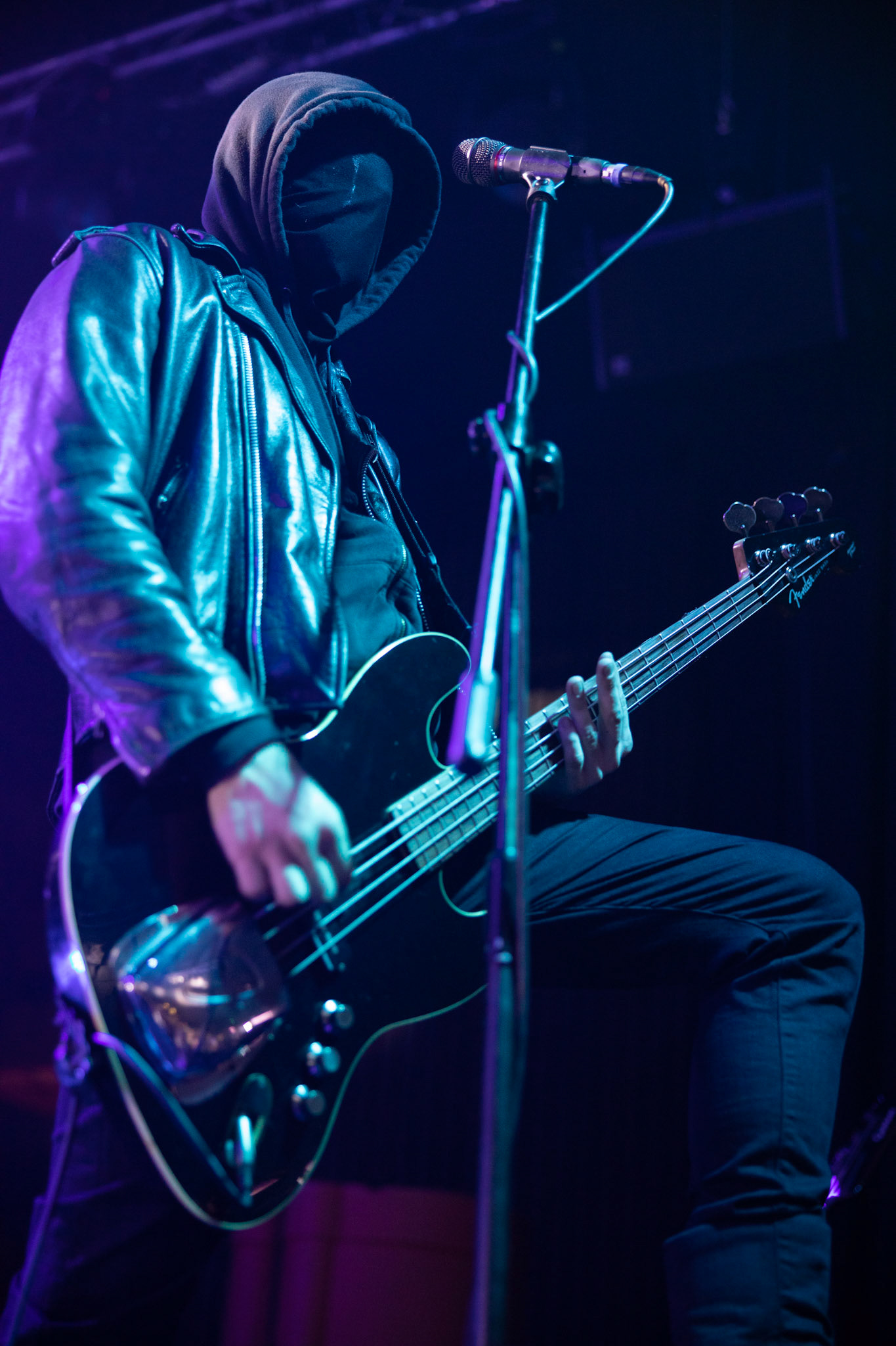 Mgła – polska grupa black metalowa powstała w Krakowie, pod przewodnictwem wokalisty i gitarzysty Mikołaja „M.” Żentary, warszawski koncert w Progresji odbył się w ramach europejskiej trasy koncertowej Mgły, organizowany przez Left Hand Sounds, metal, blackmetal,  Andrzej Wasilkiewicz/Reporter