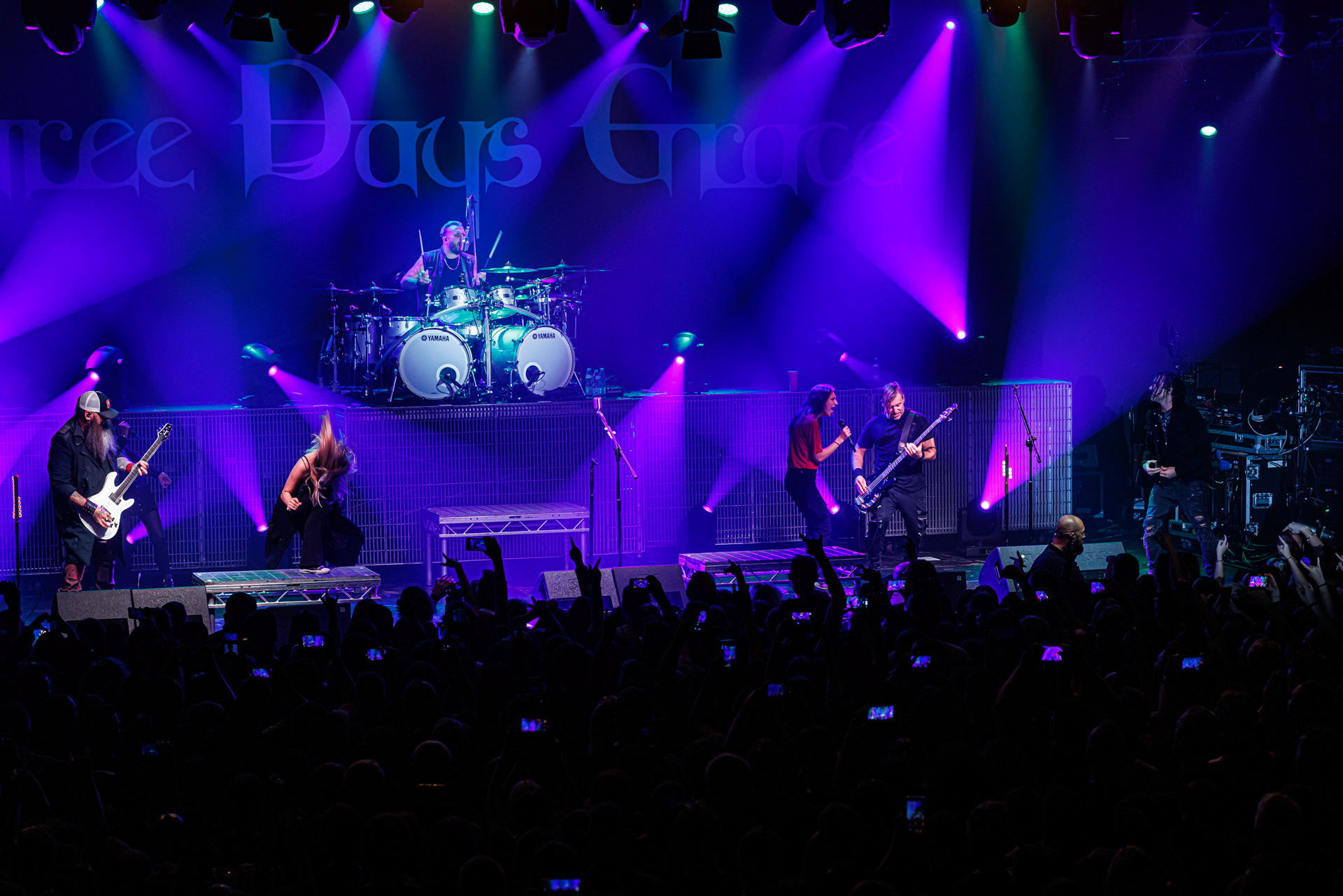 7.10.2022 Warszawski koncert Three Days Grace w klubie Progresja.Kanadyjczycy promuja nowy album EXPLOSIONS.n/z Barry Stock – gitara, n/z Brad Walst – gitara basowa, n/z Neil Sanderson – perkusja, instrumenty klawiszowe, n/z Matt Walst – wokal,Produkcja Knock Out Productions, Fot. Andrzej Wasilkiewicz/Reporter