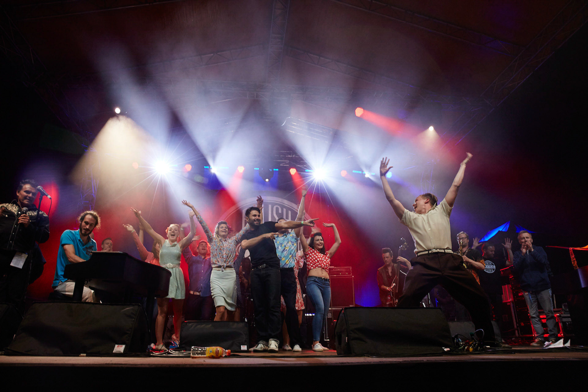 Final XI POLISH BOOGIE FESTIVAL 2015 Człuchów RThe Kingbees
Boogie Boys
Danny & The Wonderbras
Steve Big Man Clayton Pinup Girls, Tancerze SwingStep.pl