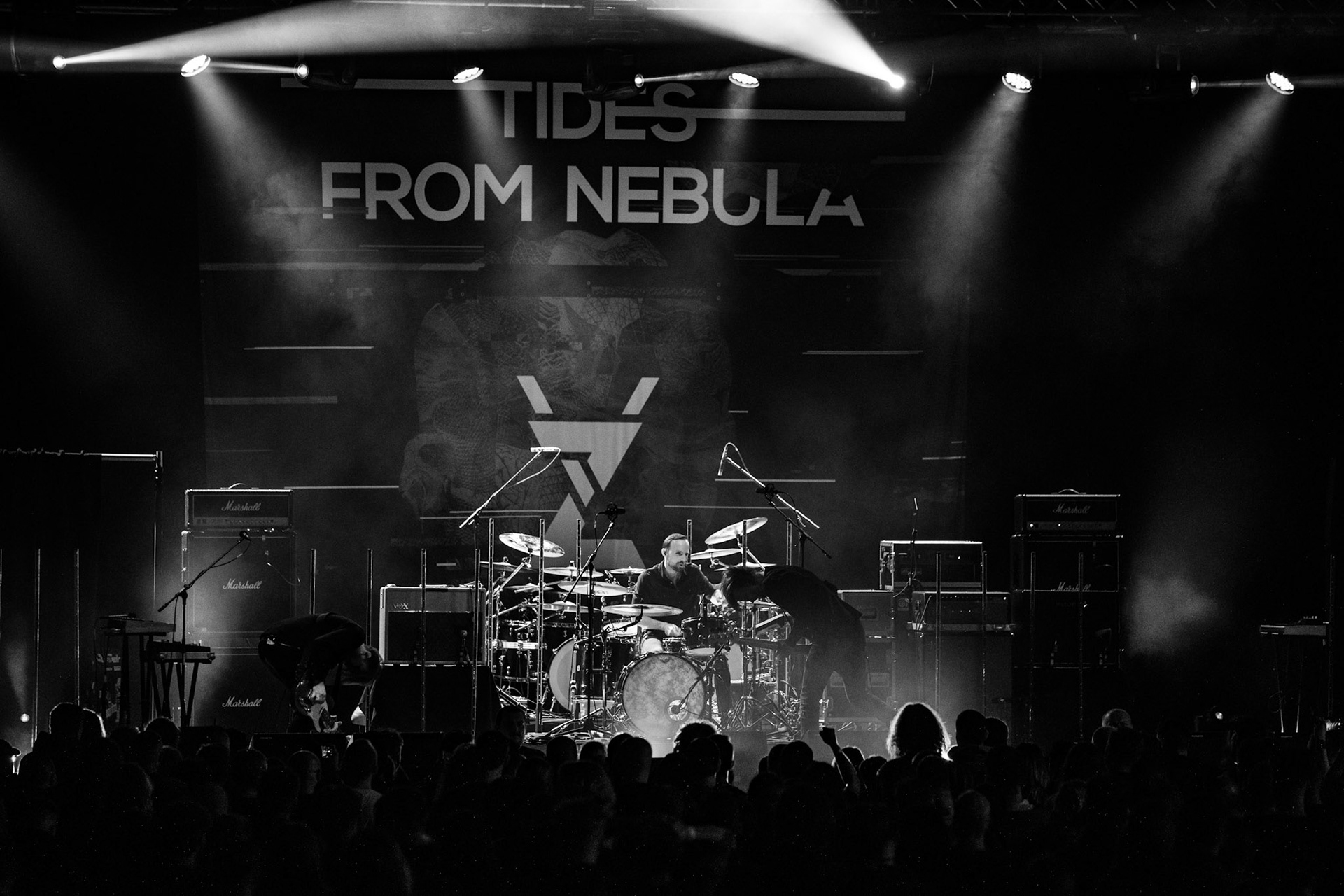 16.09.2021 TIDES FROM NEBULA koncert, Krakow Hype Park,Knock Out Production, Mystic Production,Post-rock, muzyka alternatywna, progresywny rock.n/z Maciej Karbowski – gitara, instrumenty klawiszowen/z Przemek Weglowski – gitara basowan/z Tomasz Stolowski – perkusjaFot. Andrzej Wasilkiewicz/Reporter