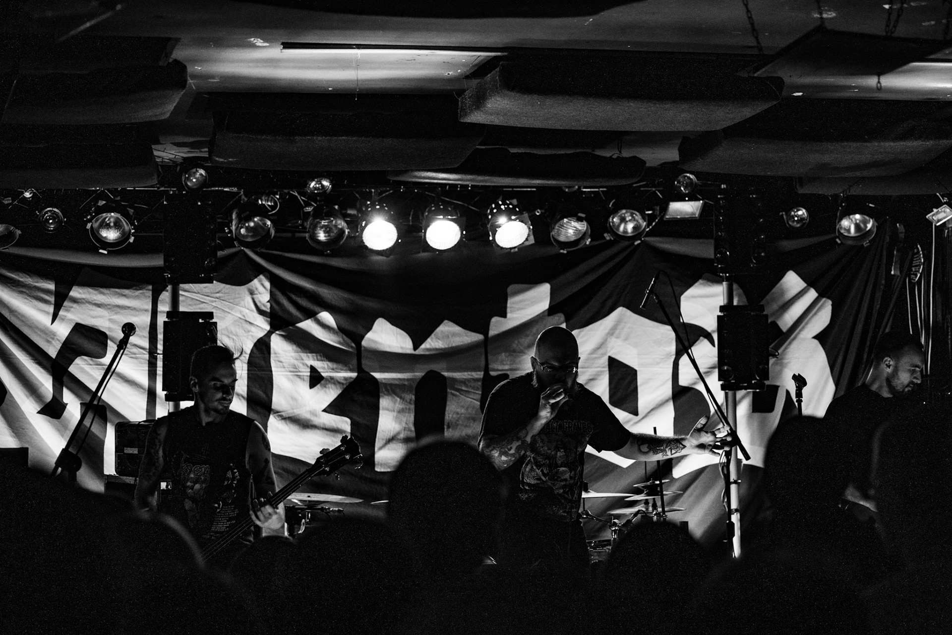 Mentor koncert w Warszawie, trasa Innowiercy Tour 2019
Black Metal Rock And Roll,
Raum's Chord - Guitar
Leviathan's Punch - Drums 
Gusion's Drone - Bass
King Of Nothing - Vocals
Knock Out Productions
fot. Andrzej Wasilkiewicz/REPORTER