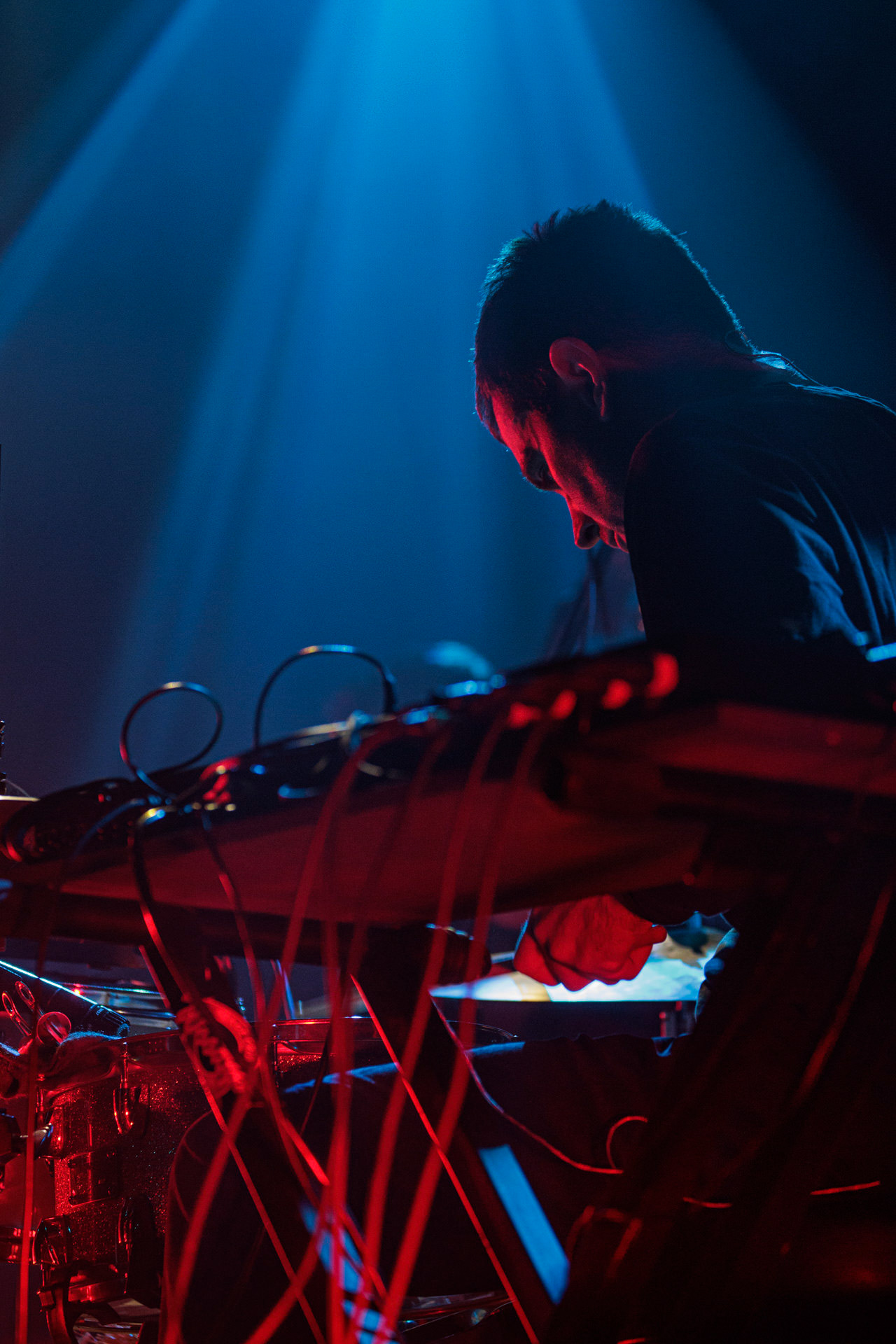 26.04.2022 Portico Quartet Jazz, ambient, electronic, hang. Warszawska Progresja.Portico Quartet to instrumentalny zespol z Londynu w Wielkiej Brytanii. n/z Duncan Bellamy - drums and electronics,Produkcja Winiary Bookings fot. Andrzej Wasilkiewicz/Reporter