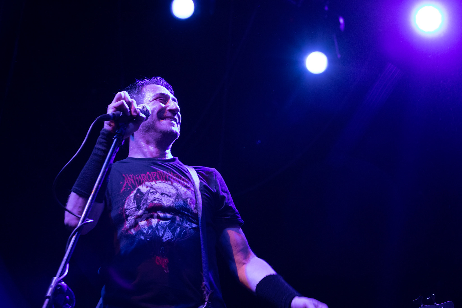 Dog Eat Dog - USA - hardcore, punkrock, rap, metal, hip hop,reggae, soul, funk,
Dave Neabore (bass), 
John Connor (vocals), 
Brandon Finley (drums) 
Roger Hämmerli (guitar)
Bozez (sax & beer)
koncert w Warszawskiej Progresji w ramach trasy 25 lat All Boro Kings zespołu Dog Eat Dog.
fot. Andrzej Wasilkiewicz/Reporter