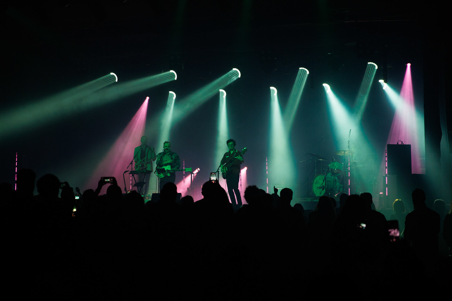 18.12.2021 Karas Rogucki - koncert klub Stodoła - Warszawan/z Piotr Rogucki - wokal gitara,n/z Kuba Karas - wokal bass,n/z Wiktoria Jakubowska - perkusja,n/z Kamil Holden Kryszak - gitara,Alternatywny pop, Kayax, Ostatni bastion romantyzmu, fot. Andrzej Wasilkiewicz/Reporter