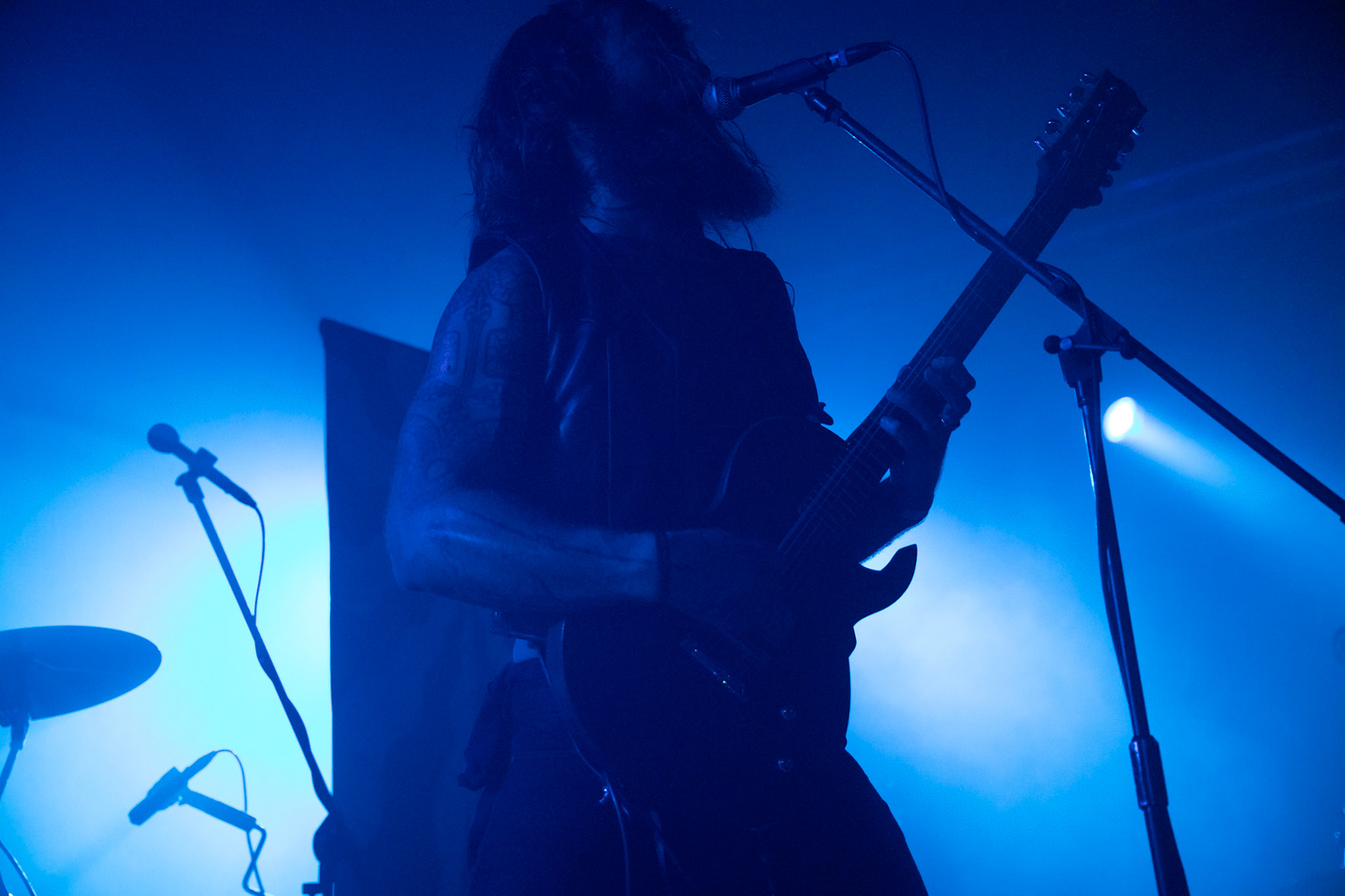 14.12.2018r. BÖLZER koncert Merry Christless  KzR Okoi Therry Jones  – vocals, gitara
HzR Fabian Wyrsch – drums  fot. Andrzej Wasilkiewicz/Reporter