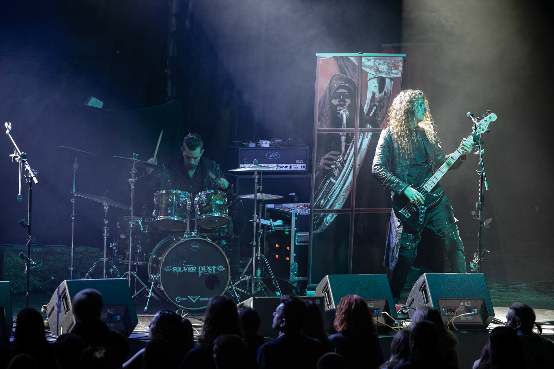 25.11.2019 Warszawa Klub Progresja Europejska Trasa Moonspell z Rotting Christ 2019
koncert support SILVER DUST
N/z LORD CAMPBELL wokal, gitara
N/z TINY PISTOL gitara
N/z KURGHAN gitara bassowa
N/z MAGMA perkusja
fot. Andrzej Wasilkiewicz/REPORTER