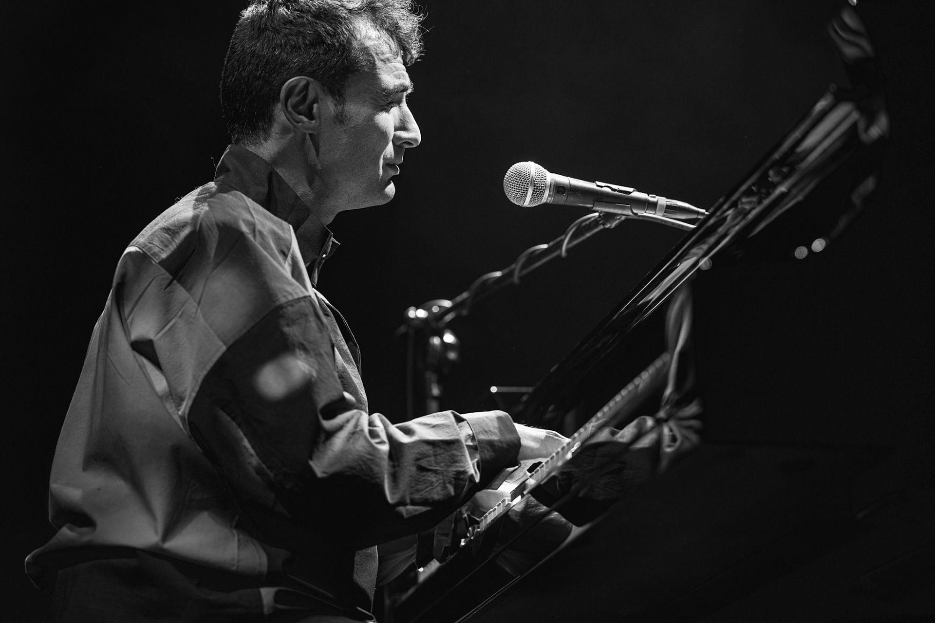 2023.11.07 Tigran Hamasyan Trio- jazz w warszawskim klubie Progresja! fot. Andrzej Wasilkiewicz/Reporter