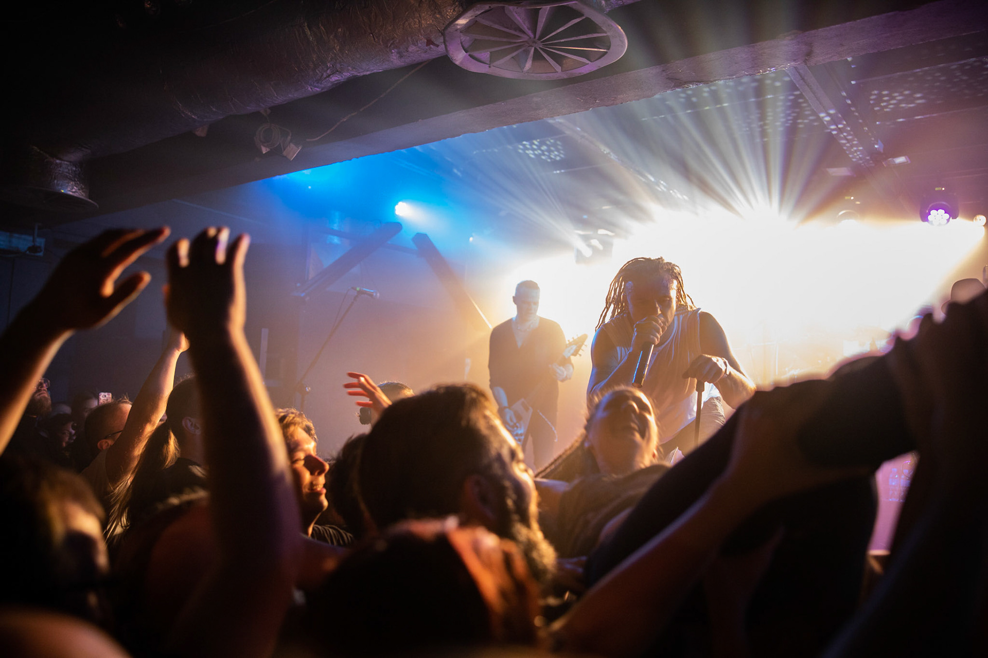 BLACK RIVER – rock, metal, punk, super grupa muzyków BEHEMOTH, DIMMU BORGIR, ROOTWATER, GEISHA GONER, HUNTER, VESANIA, NEOLITHIC.

Maciej Taff – wokal
Piotr „Kay” Wtulich – gitara
Artur „Art” Kempa – gitara
Tomasz „Orion” Wróblewski – bass
Dariusz „Daray” Brzozowski – perkusja
agencja Winiarybookings 
 fot. Andrzej Wasilkiewicz/Reporter