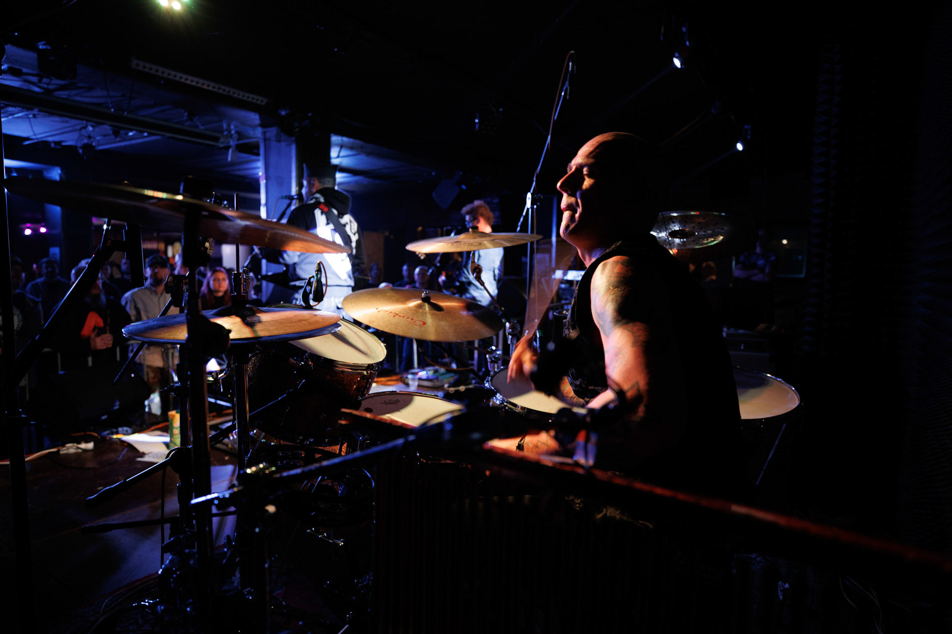 12.11.2021 Lipali - koncert Warszawa klub Remont.Najnowszy album „MOSTY, RZEKI, LUDZIE”.Lukasz Luk Jeleniewski - perkusja, Rock, rock progresywny, rock alternatywny, polski rock.fot. Andrzej kaziq Wasilkiewicz/Reporter