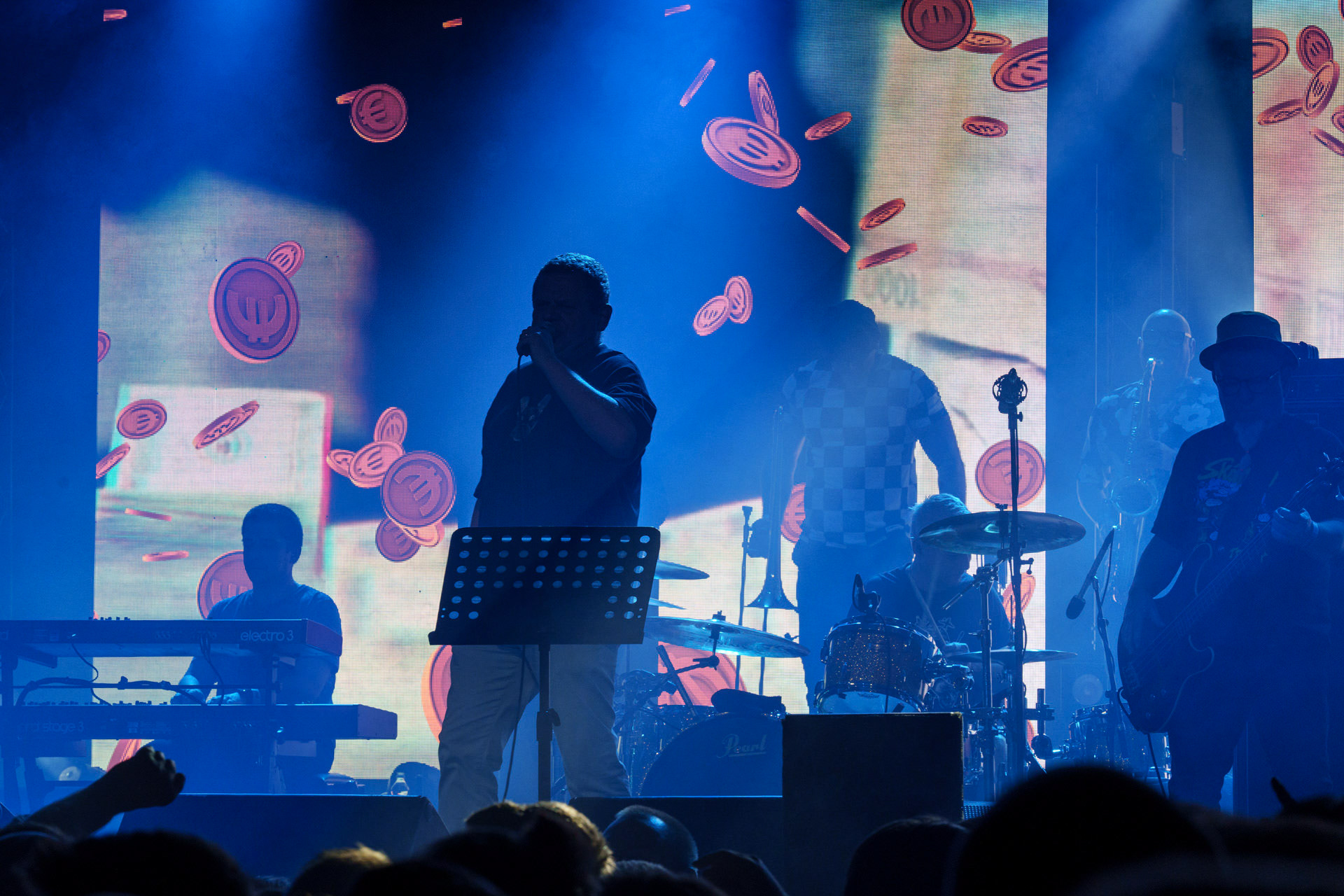 4.11.2022 KULT - Pomaranczowa Trasa 2022 - Warszawa Stodola, Rock, rock progresywny, rock alternatywny, punk, nowa fala, polski rock. fot. Andrzej Wasilkiewicz/Reporter