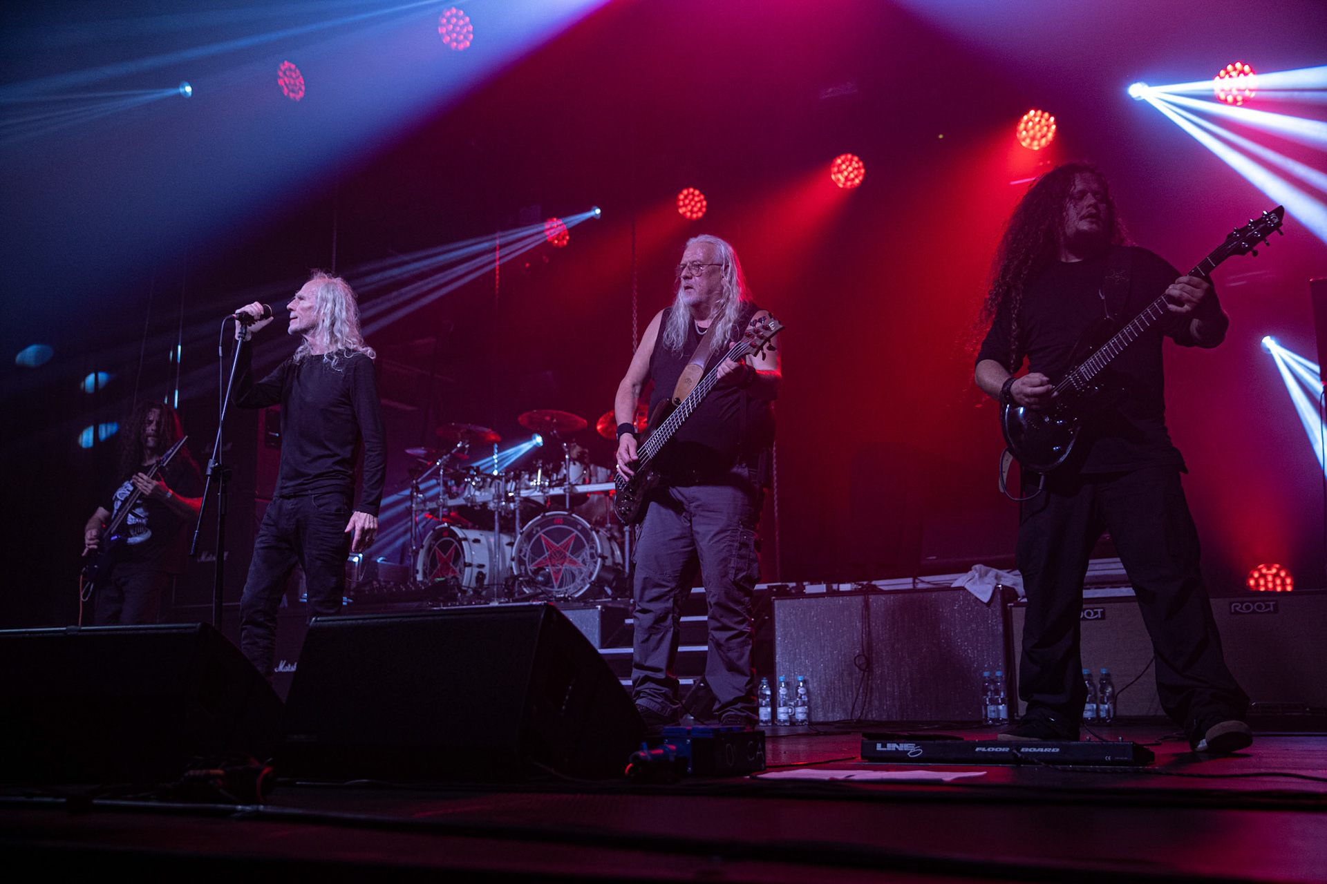 12.09.2021 - KAT i Roman Kostrzewski - koncert "Do zobaczenia w piekle" Wroclaw, Centrum Koncertowe A2.  Krzysztof „Fazi” Oset (Dragon, ex-Kat) i Roman Kostrzewski – wokal, fot. Andrzej kaziq Wasilkiewicz