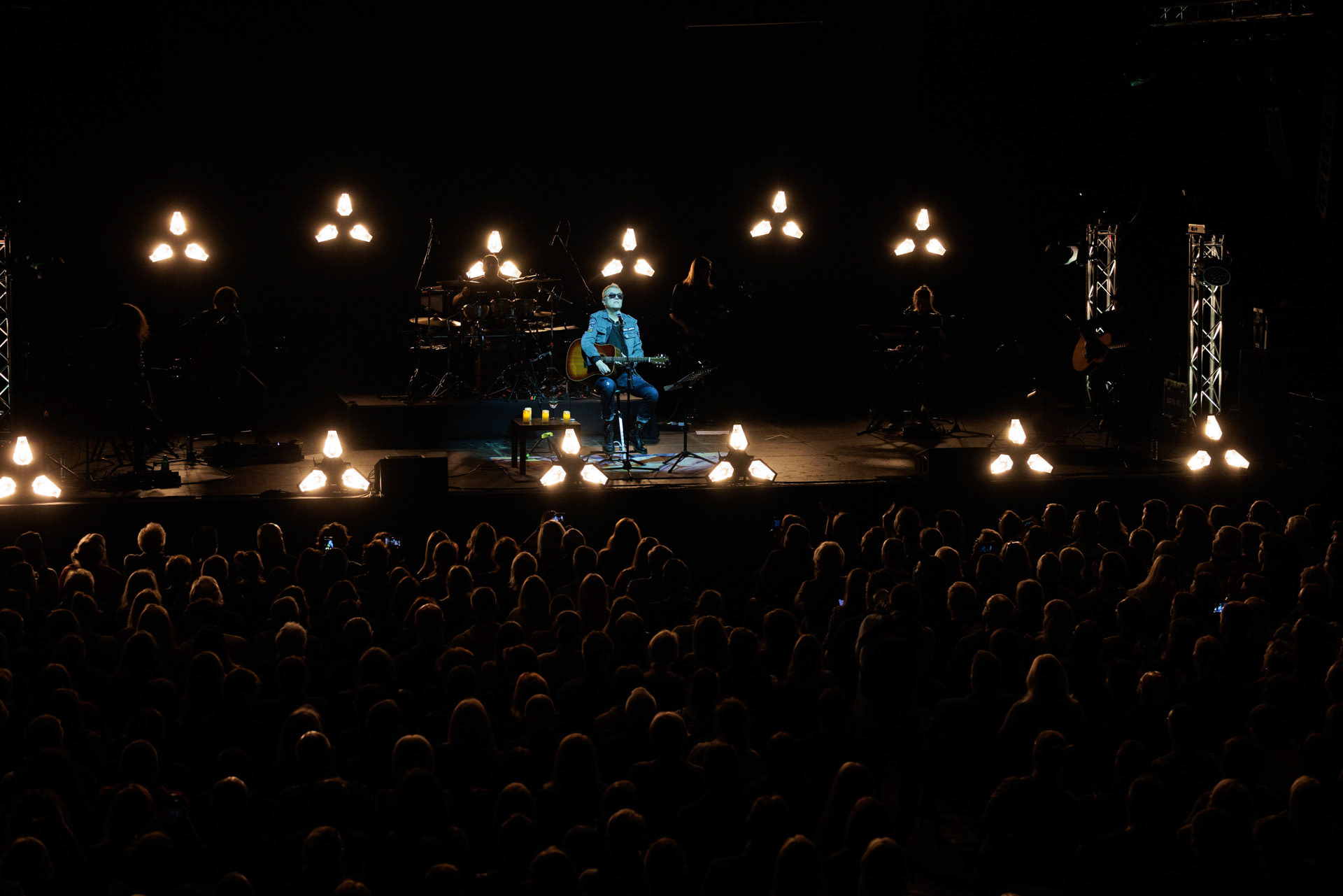 20.02.2022 Wilki 30lat akustycznie - Mija okragle 30 lat od czasu wydania debiutanckiej plyty “Wilki”.Koncert w warszawskiej Progresji. n/z Robert Gawlinskifot. Andrzej Wasilkiewicz/Reporter