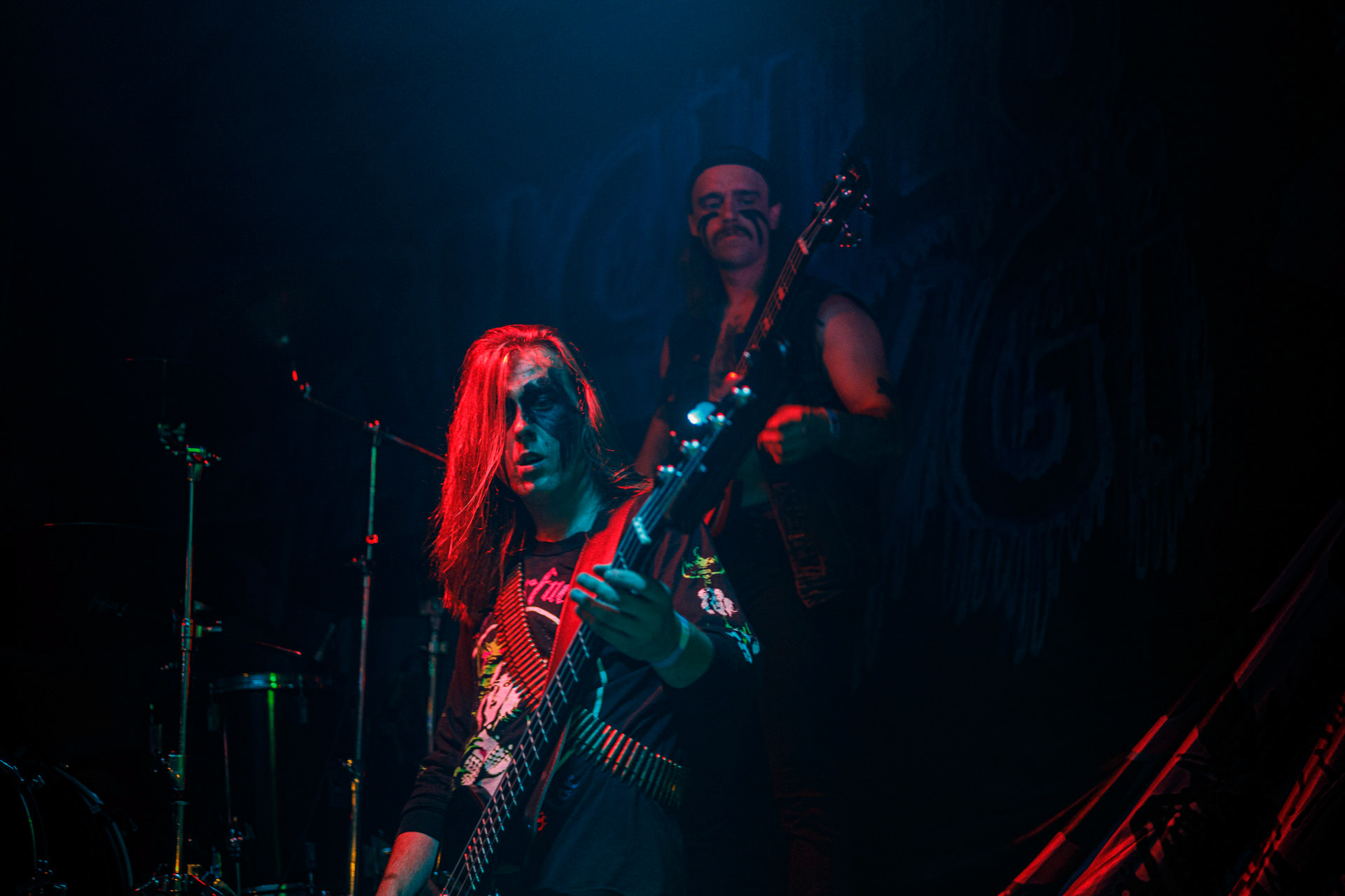 TRUCHŁO STRZYGI (black punk), Gwiezdny Demon - release show,w składzie:Gambit - wokalP. - gitara/wokalAlkatraz - gitara/wokalKaczor - garyMadness - bass/wokalPanass - bass/wokalGolem - nosferatu/wokalCzarownice - tba/wokalChłopaki z baraków polskiego metalu, rozpędzona maszyna do robienia grubego melanżu, gwiezdne trupy, kreatury obrzydlistwa i martwi decydenci podziemia. Prawdopodobnie pierwszy i ostatni raz zagrają całego Demona na żywo, a Ty mordeczko będziesz miał o czym kolegom przy wódce opowiadać.Produkcja Left Hand Soundsfot. Andrzej Wasilkiewicz/kaziq.com