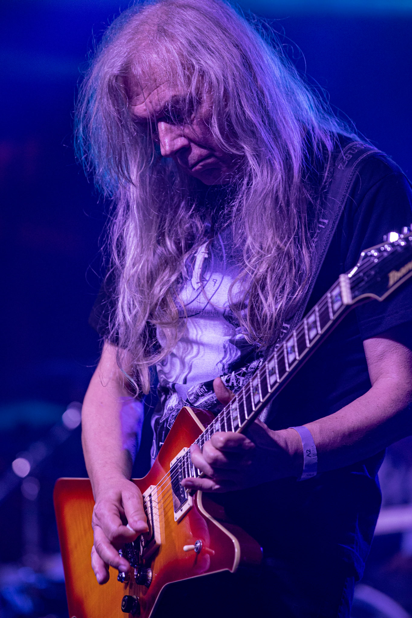 12.09.2021 - KAT i Roman Kostrzewski - koncert "Do zobaczenia w piekle" Wroclaw, Centrum Koncertowe A2.  Wojtek Hoffman (Turbo)- gitara, fot. Andrzej kaziq Wasilkiewicz