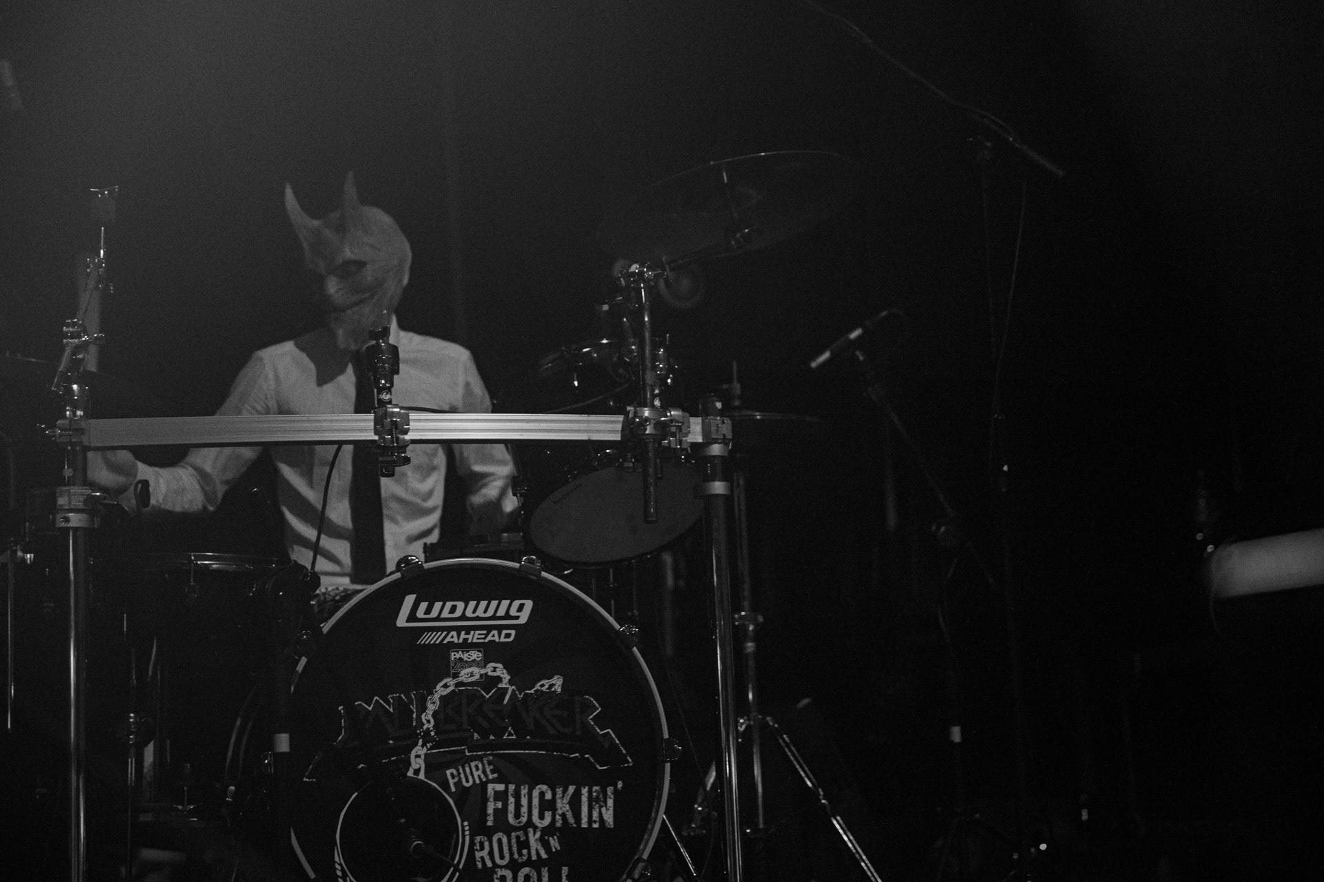 18.12.2021 Masturbator - Antysylwester Antyradia, 18 lat klubu Progresja,n/z Vithor/ growl-git, n/z Raefoth/bas, n/z Czaha/beki, n/z Mayhem/git,metal, blackmetal, thrashmetal, satanic old skull metal, fot. Andrzej Wasilkiewicz/Reporter