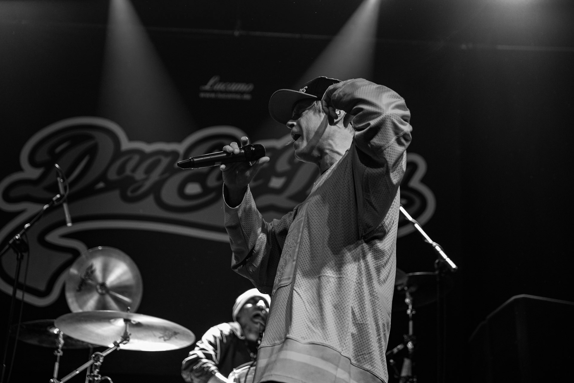 30.11.2021 koncert Dog Eat Dog - USA - hardcore, punkrock, rap, metal, hip hop, reggae, soul, funk,n/z Dave Neabore (bass), n/z John Connor (vocals), n/z Brandon Finley (drums), n/z Roger Hammerli (guitar),n/z Bozez (sax &amp; beer),koncert Warszawa, Progresja 25 lat albumu Play Games -  Dog Eat Dog.fot. Andrzej Wasilkiewicz/Reporter