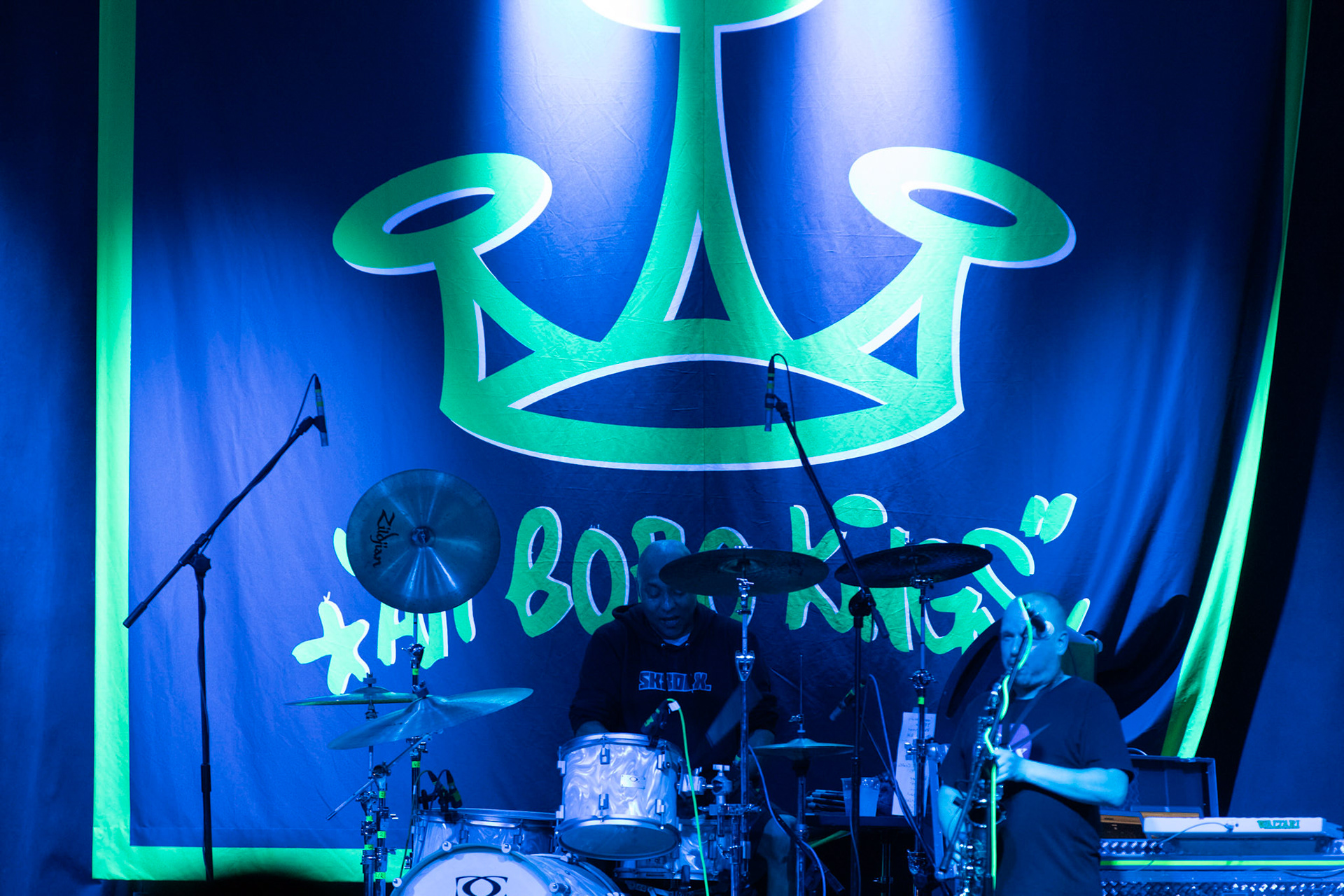 Dog Eat Dog - USA - hardcore, punkrock, rap, metal, hip hop,reggae, soul, funk,
Dave Neabore (bass), 
John Connor (vocals), 
Brandon Finley (drums) 
Roger Hämmerli (guitar)
Bozez (sax & beer)
koncert w Warszawskiej Progresji w ramach trasy 25 lat All Boro Kings zespołu Dog Eat Dog.
fot. Andrzej Wasilkiewicz/Reporter