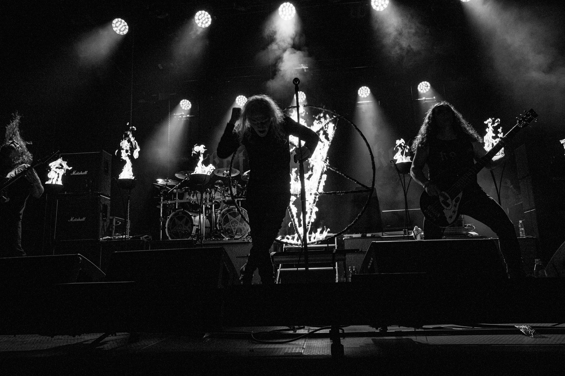 12.09.2021 - KAT i Roman Kostrzewski - koncert "Do zobaczenia w piekle" Wroclaw, Centrum Koncertowe A2.  Roman Kostrzewski – wokalJacek Nowak – perkusjaKrzysztof Pistelok – gitaraJacek Hiro – gitaraMichal Laksa – basGościnnie: Adam „Nergal” Darski (Behemoth)Piotr „Peter” Wiwczarek (Vader),Tomasz „Titus” Pukacki (Acid Drinkers)Adrian „Fred” Frelich (Dragon)Krzysztof „Fazi” Oset (ex-Kat)Piotr „Mancover” Mańkowski (Wolf Spider)Wacław „Vogg” Kiełtyka (Decapitated)Marek „Spider” Pająk (Vader)Jarek „Gronos” Gronowski (Dragon, ex-Kat)Paweł „Baitel” Pasek (Decapitated) Piotr Radecki (ex-Kat &amp; Roman Kostrzewski)fot. Andrzej kaziq Wasilkiewicz