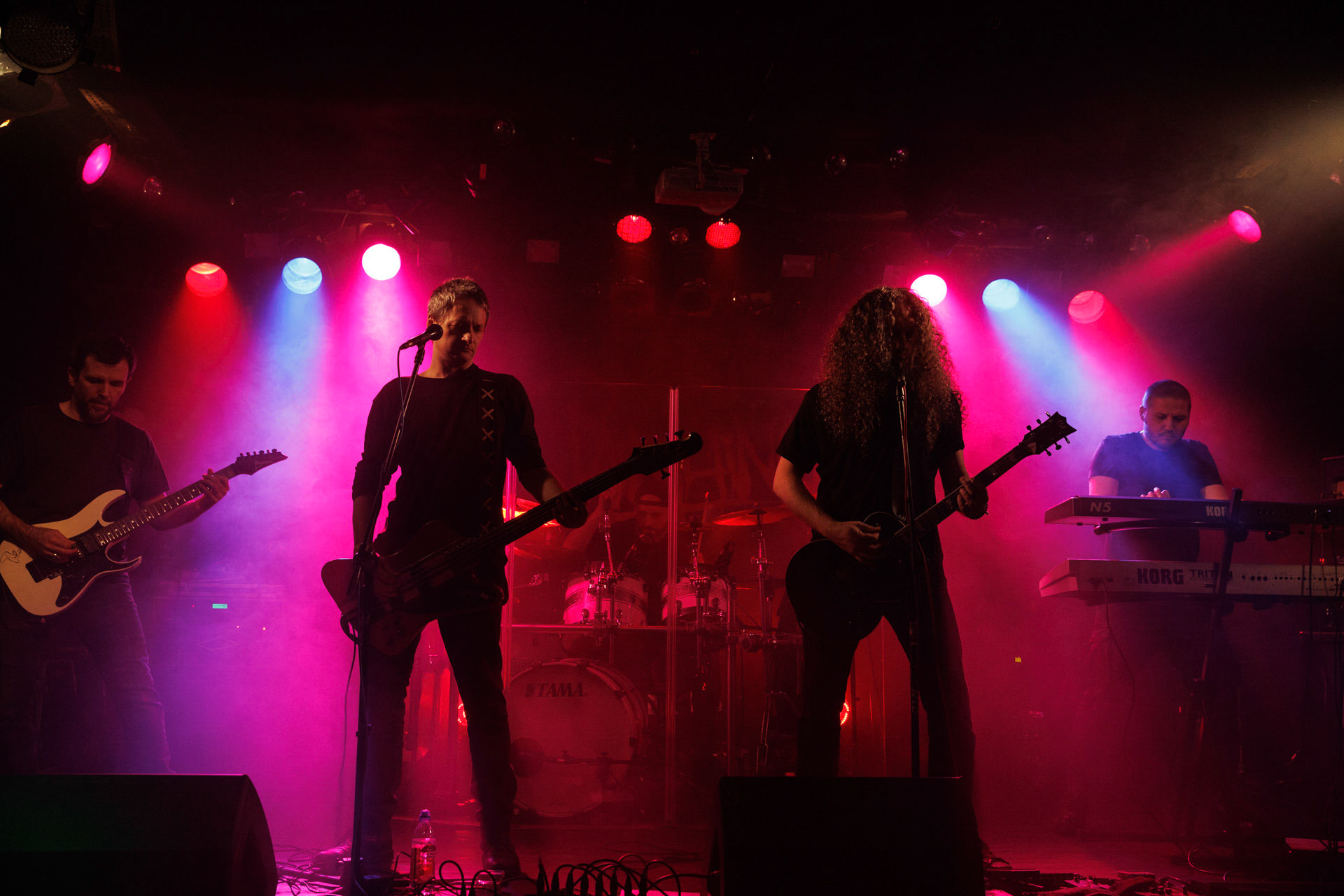Painthing - death, doom metal.Koncert Czwarta Fala MMXXII klub VooDoo Warszawa.n/z Kuba Grobelny – guitar, vocal, n/z Bartłomiej Kaczor – guitar, n/z Darek Ojdana – keys, n/z Jan Rajkow-Krzywicki – bass,n/z Tomasz Śwital – drums,Fot. Andrzej Wasilkiewicz/kaziq.com