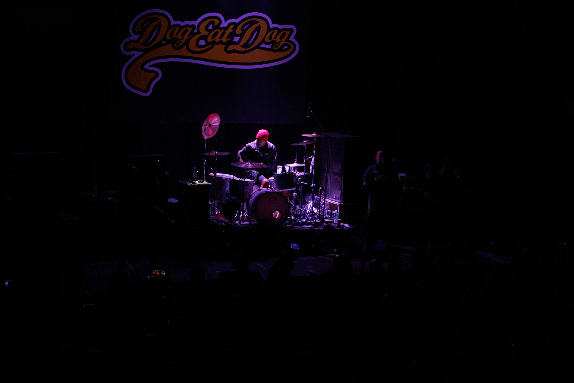 30.11.2021 koncert Dog Eat Dog - USA - hardcore, punkrock, rap, metal, hip hop, reggae, soul, funk,n/z Dave Neabore (bass), n/z John Connor (vocals), n/z Brandon Finley (drums), n/z Roger Hammerli (guitar),n/z Bozez (sax &amp; beer),koncert Warszawa, Progresja 25 lat albumu Play Games -  Dog Eat Dog.fot. Andrzej Wasilkiewicz/Reporter