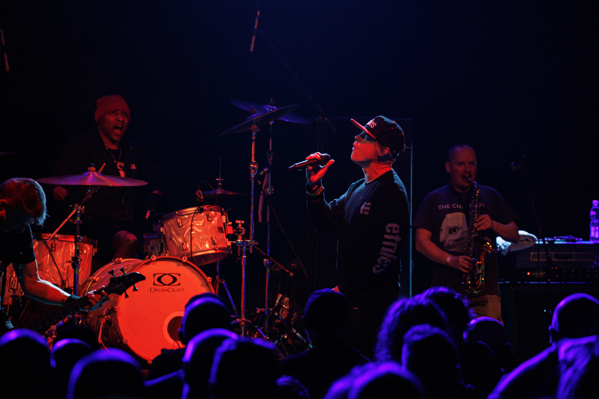 30.11.2021 koncert Dog Eat Dog - USA - hardcore, punkrock, rap, metal, hip hop, reggae, soul, funk,n/z Dave Neabore (bass), n/z John Connor (vocals), n/z Brandon Finley (drums), n/z Roger Hammerli (guitar),n/z Bozez (sax &amp; beer),koncert Warszawa, Progresja 25 lat albumu Play Games -  Dog Eat Dog.fot. Andrzej Wasilkiewicz/Reporter