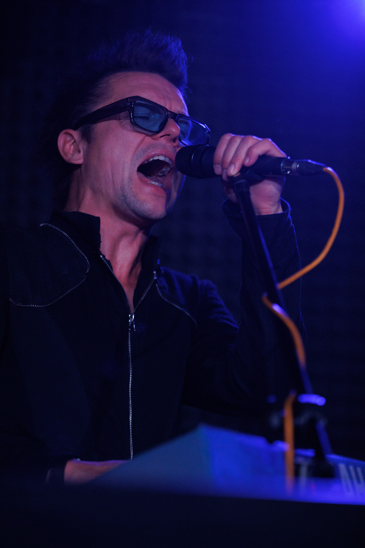 12.11.2021 Lipali - koncert Warszawa klub Remont.Najnowszy album „MOSTY, RZEKI, LUDZIE”.Roman Bereznicki - gitara, klawisze, wokal,Rock, rock progresywny, rock alternatywny, polski rock.fot. Andrzej kaziq Wasilkiewicz/Reporter