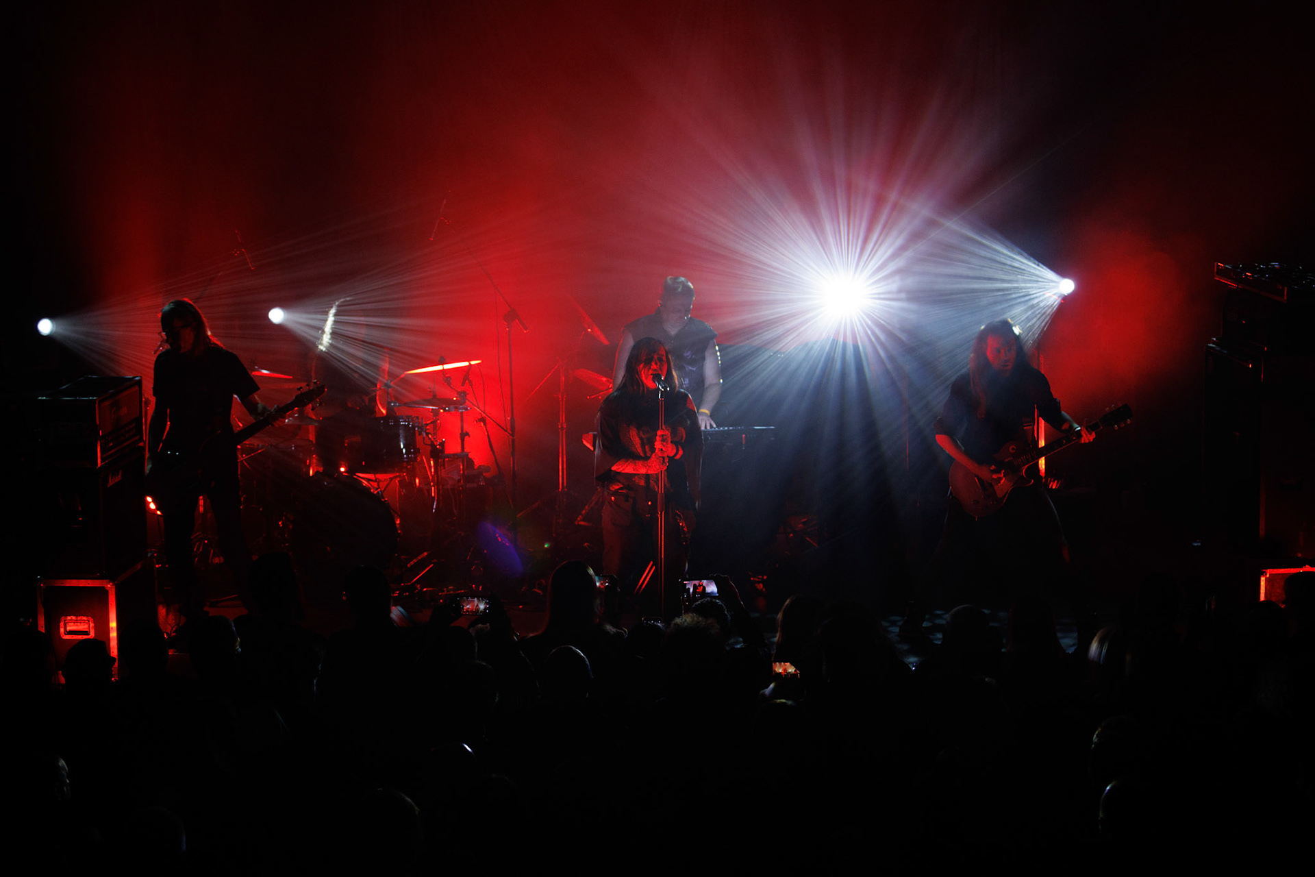 Closterkeller- koncert dla Ukrainy. WarszawaProgresja Anja Orthodox - wokal,Michał „Rollo” Rollinger – instrumenty klawiszowe, Adam Najman – perkusja,Michał Jarominek – gitara,Krzysztof Najman – gitara basowa,fot. Andrzej Wasilkiewicz/Reporter