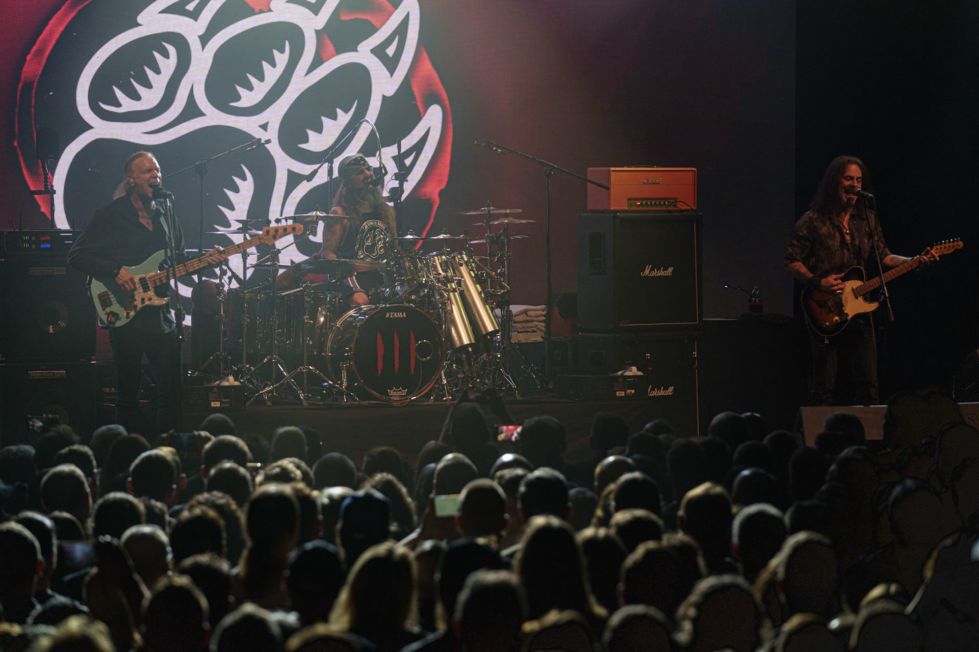 21.10.2021 The Winery Dogs - Warszawa klub Progresja, Knock Out Productions, fot. Andrzej Wasilkiewicz/Reporter