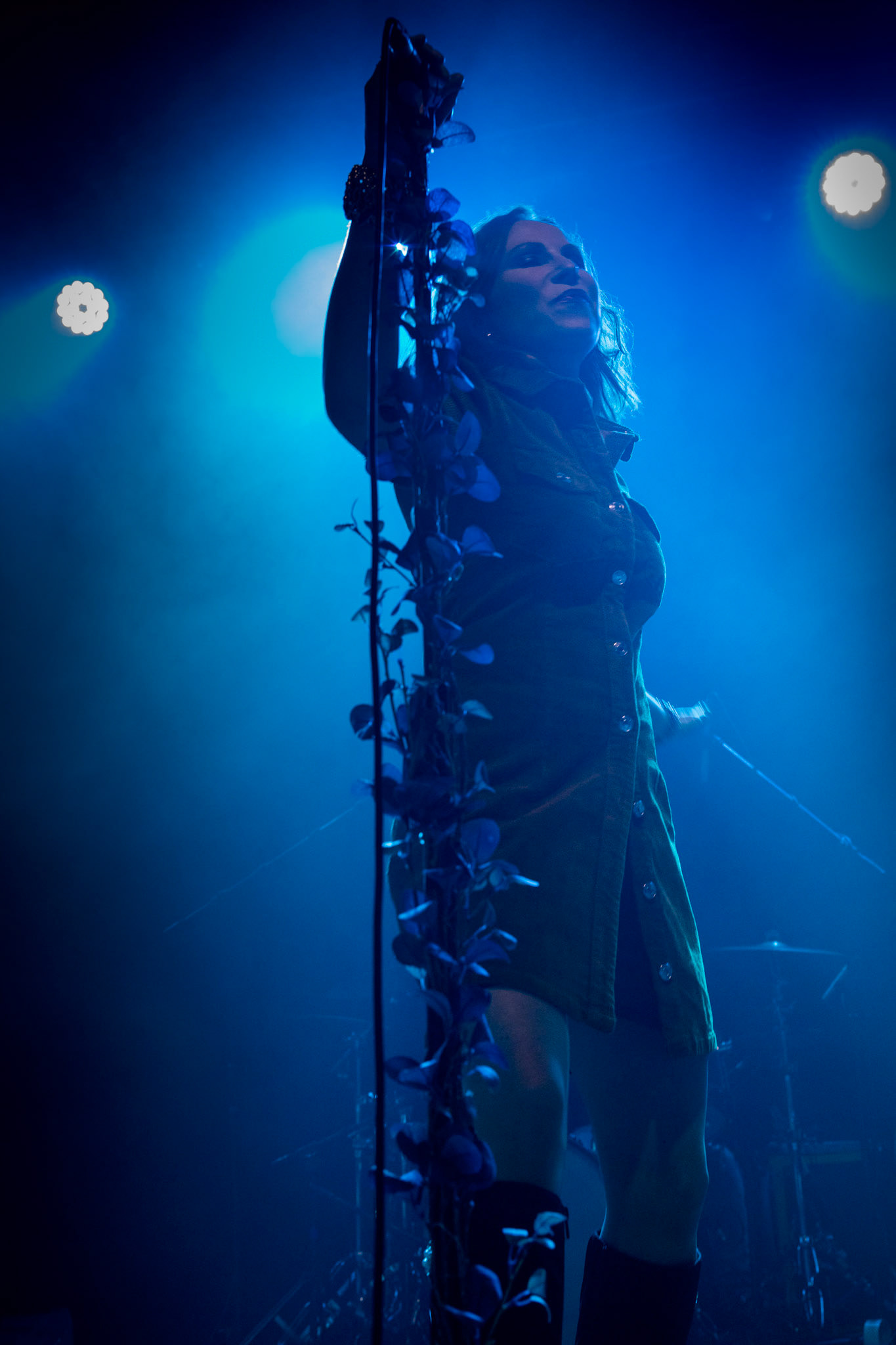 The Gathering: holenderska grupa rockowa, trasa The Gathering_30th Anniversary od doom-metalowego brzmienia z lat 90 po melodyjne i klimatyczne rejony rocka, trip-rock, post-rock, metalu, czy shoegaze. Koncert Warszawa Progresja, HQ44

The Gathering w składzie:
Silje Wergeland – wokal
Rene Rutten – gitara
Hans Rutten – perkusja
Frank Boeijen – klawisze
Hugo Prinsen Geerligs – bass
fot. Andrzej kaziq Wasilkiewicz/Reporter