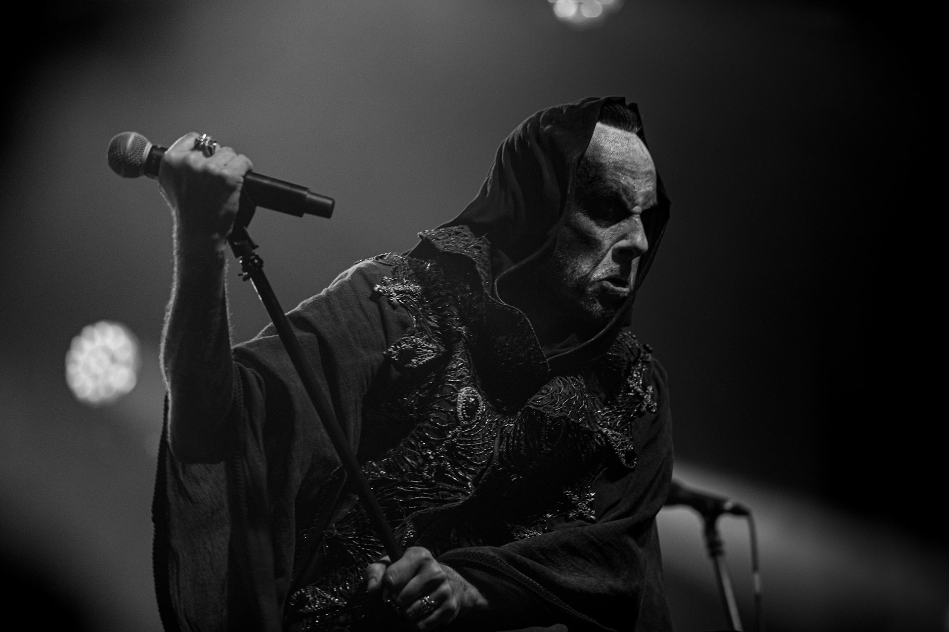 12.09.2021 - KAT i Roman Kostrzewski - koncert "Do zobaczenia w piekle" Wroclaw, Centrum Koncertowe A2.  Roman Kostrzewski – wokalJacek Nowak – perkusjaKrzysztof Pistelok – gitaraJacek Hiro – gitaraMichal Laksa – basGościnnie: Adam „Nergal” Darski (Behemoth)Piotr „Peter” Wiwczarek (Vader),Tomasz „Titus” Pukacki (Acid Drinkers)Adrian „Fred” Frelich (Dragon)Krzysztof „Fazi” Oset (ex-Kat)Piotr „Mancover” Mańkowski (Wolf Spider)Wacław „Vogg” Kiełtyka (Decapitated)Marek „Spider” Pająk (Vader)Jarek „Gronos” Gronowski (Dragon, ex-Kat)Paweł „Baitel” Pasek (Decapitated) Piotr Radecki (ex-Kat &amp; Roman Kostrzewski)fot. Andrzej kaziq Wasilkiewicz