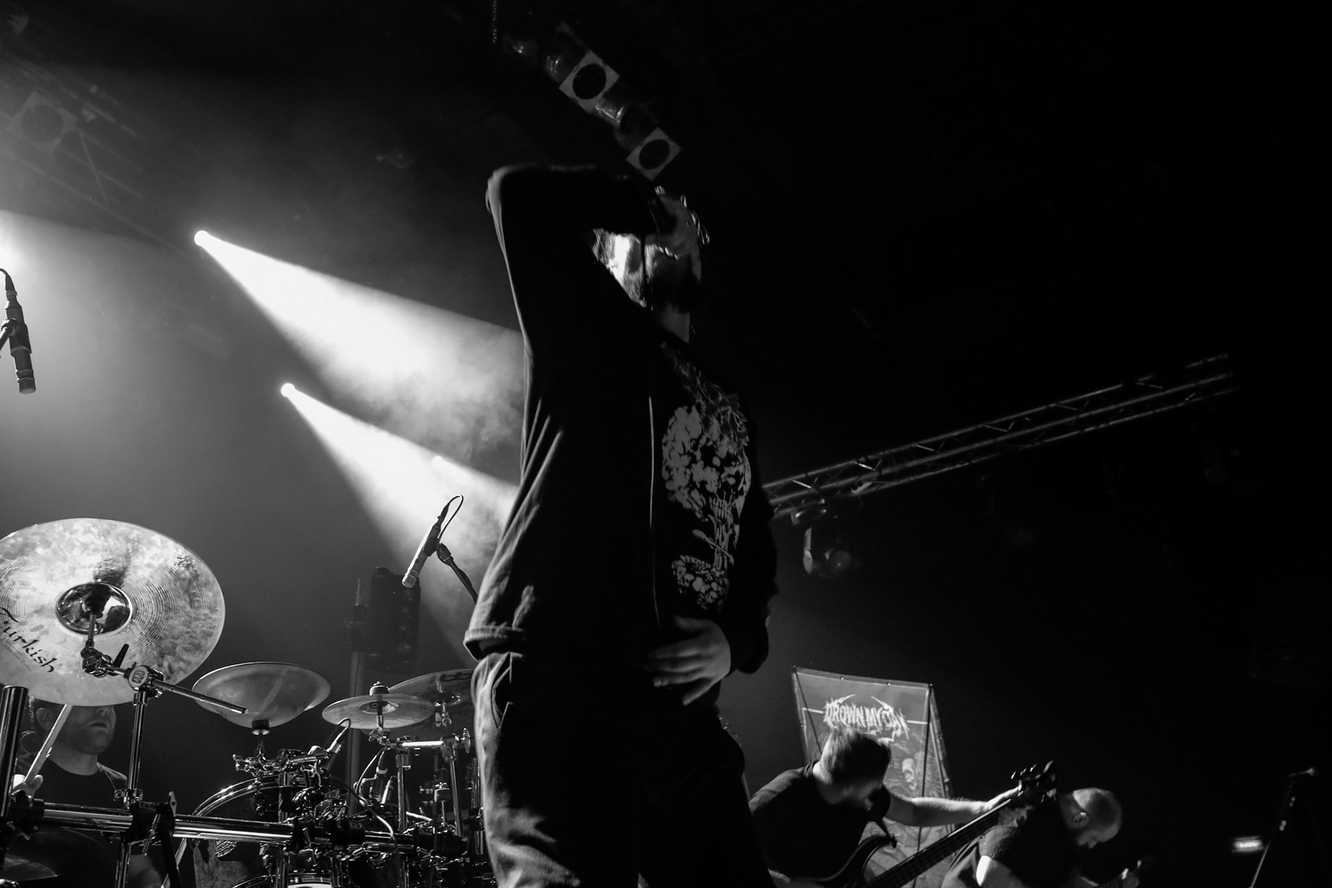 30.11.2018 Knock Out Tour 2018 - Warszawa Progresja - DROWN MY DAY deathcore, metalcore, death metal, 

Maciek "Groov" Korczak wokal, 
Arkadiusz Antosz gitara basowa, 
Sergiusz Smolnicki gitara, 
Sławomir Wojtas gitara, 
Kuba Homik perkusja, fot. Andrzej Wasilkiewicz/Reporter