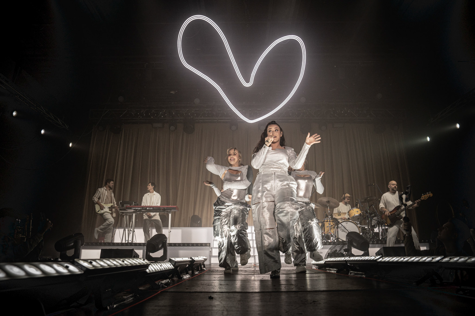 28.10.2023 Ewa Farna specjalny koncert urodzinowy Warszawa, Klubie PROGRESJA, fot. Andrzej Wasilkiewicz/Reporter