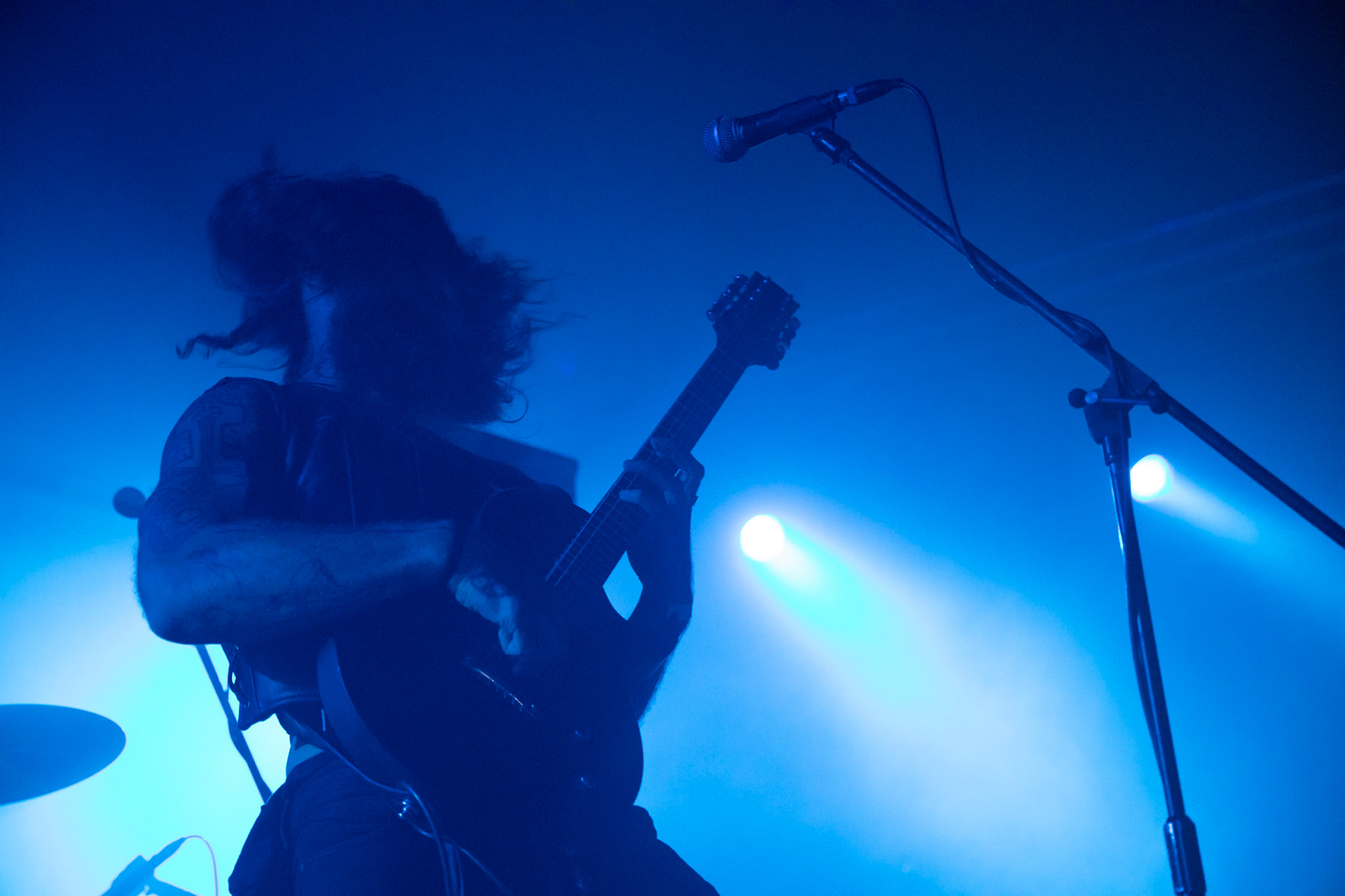 14.12.2018r. BÖLZER koncert Merry Christless  KzR Okoi Therry Jones  – vocals, gitara
HzR Fabian Wyrsch – drums  fot. Andrzej Wasilkiewicz/Reporter