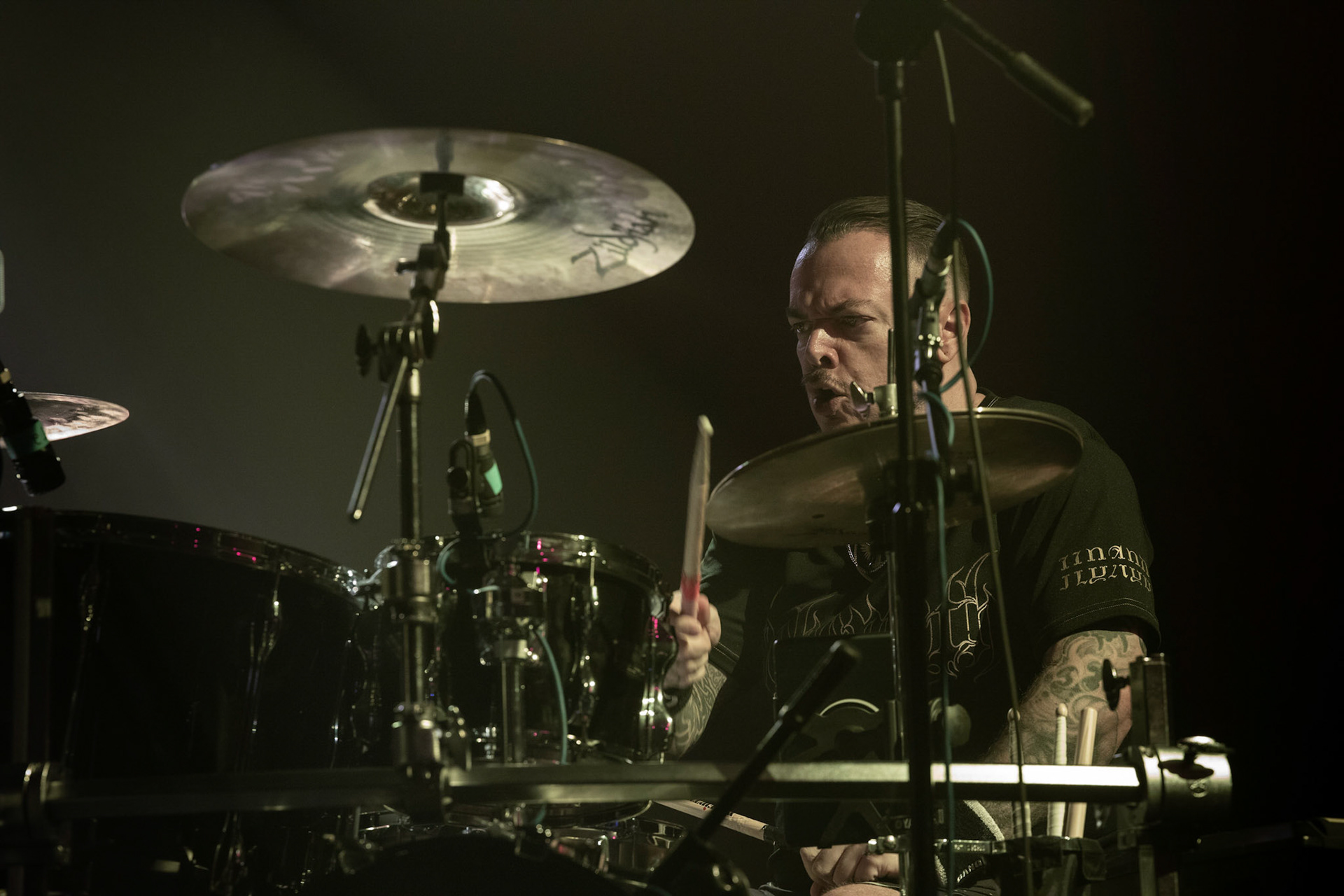 nz. Iggor Cavalera perkusja, Europejska trasa koncertowa Return Beneath Arise - Cavalera Conspiracy. 
Max i Iggor Cavalera ex-Sepultura.
Koncert w warszawskiej Progresji 20.11.2019
Live Nation Polska
groove metal, thrash metal, metal, 
fot. Andrzej Wasilkiewicz/Reporter