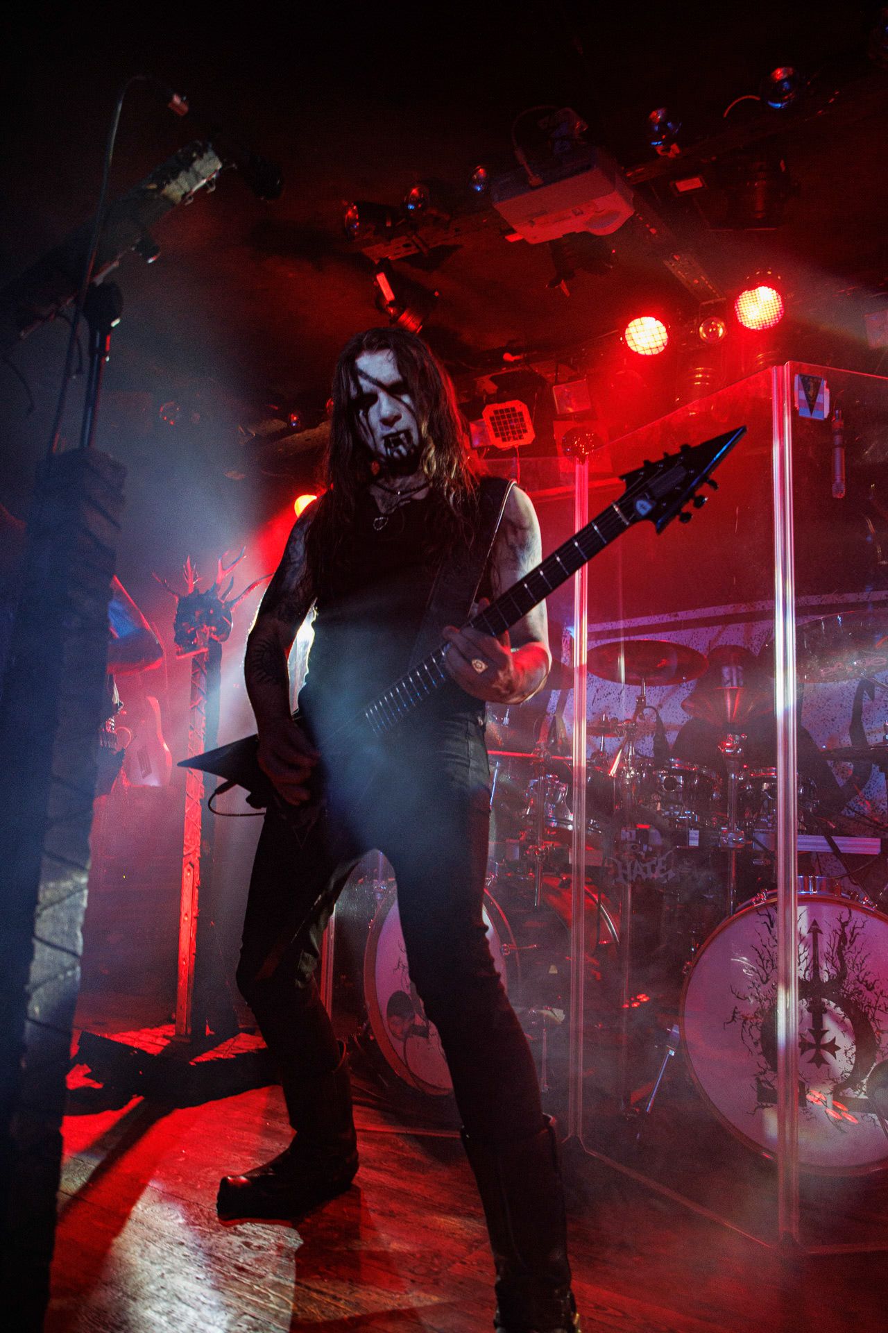 18.03.2022 HATE - INFERNALIS RESURGENTIS - Warszawski koncert zespolu HATE.Warszawski HATE, ktory promuje swoj najnowszy album zatytulowany 'Rugia' wydany 15-go pazdziernika nakladem Metal Blade Records, zapowiada przekrojowy set siegajacy korzeni zespolu. Black metal, death metal, polski metal.n/z Adam "ATF Sinner - Adam The First Sinner" Buszko - wokal gitara, fot. Andrzej Wasilkiewicz/Reporter