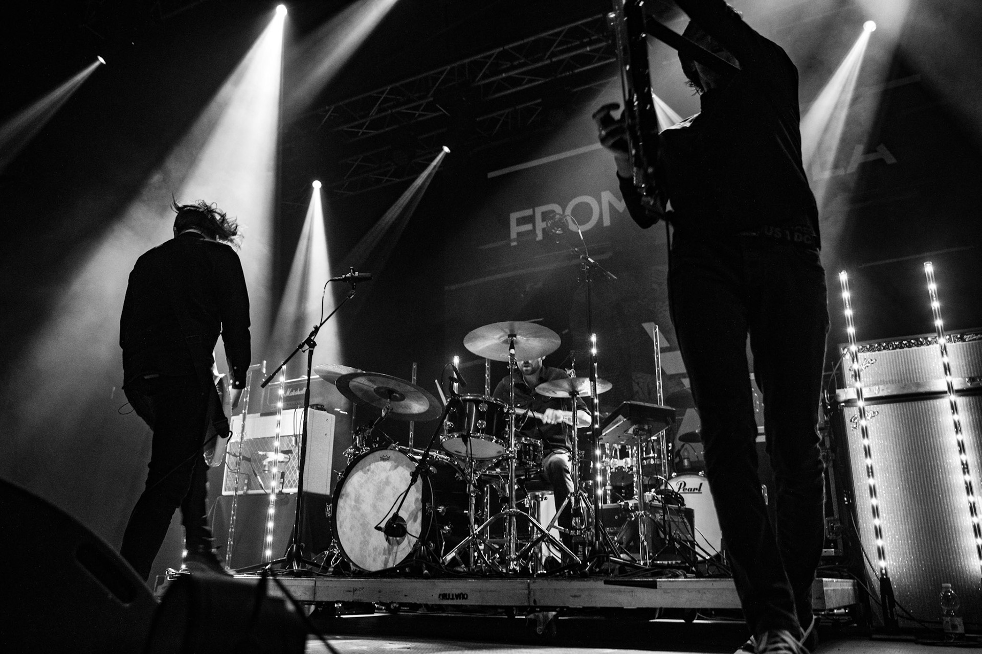 16.09.2021 TIDES FROM NEBULA koncert, Krakow Hype Park,Knock Out Production, Mystic Production,Post-rock, muzyka alternatywna, progresywny rock.n/z Maciej Karbowski – gitara, instrumenty klawiszowen/z Przemek Weglowski – gitara basowan/z Tomasz Stolowski – perkusjaFot. Andrzej Wasilkiewicz/Reporter