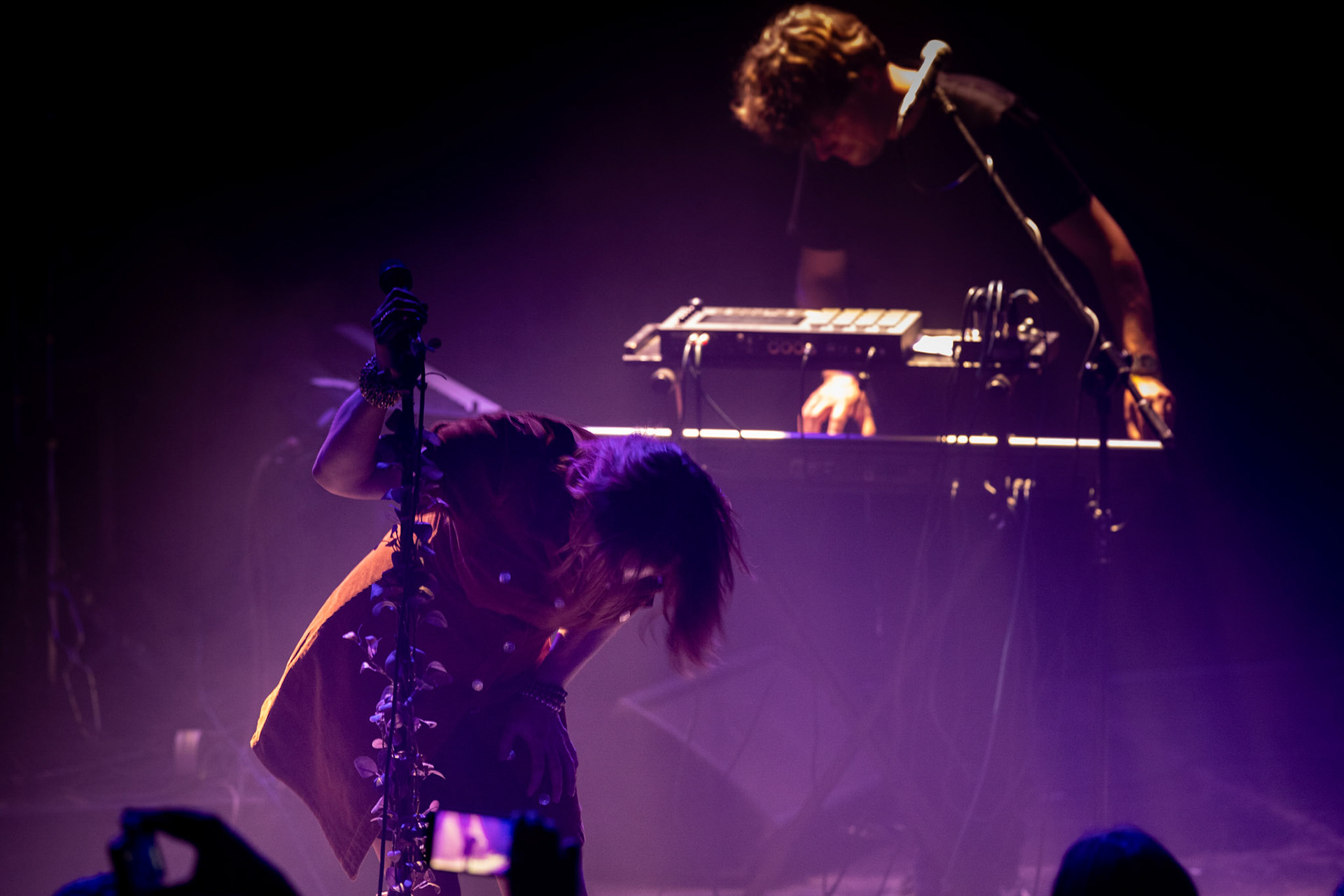 The Gathering: holenderska grupa rockowa, trasa The Gathering_30th Anniversary od doom-metalowego brzmienia z lat 90 po melodyjne i klimatyczne rejony rocka, trip-rock, post-rock, metalu, czy shoegaze. Koncert Warszawa Progresja, HQ44

The Gathering w składzie:
Silje Wergeland – wokal
Rene Rutten – gitara
Hans Rutten – perkusja
Frank Boeijen – klawisze
Hugo Prinsen Geerligs – bass
fot. Andrzej kaziq Wasilkiewicz/Reporter