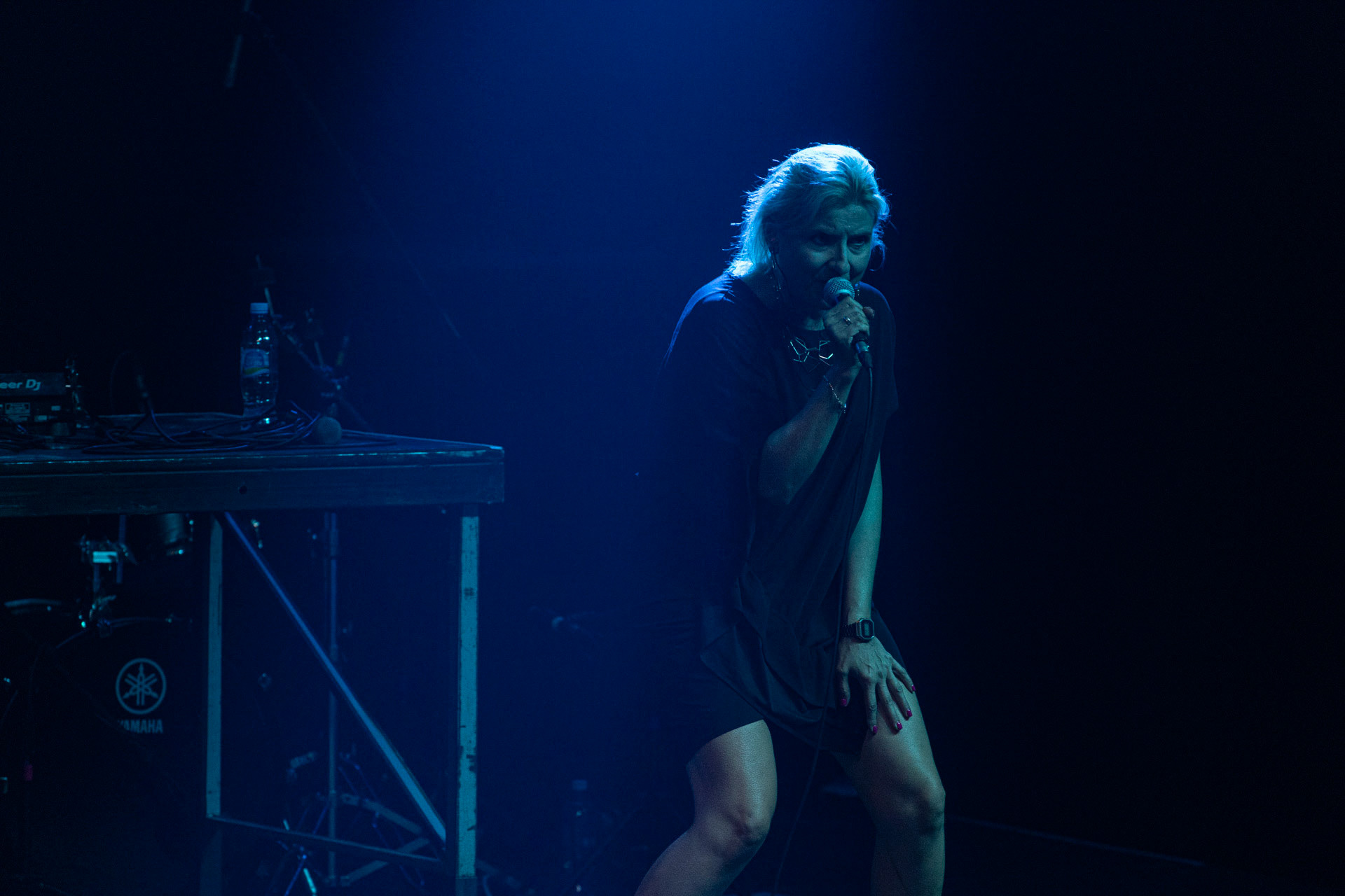 30.08.2022 Fundacja Bezpieczne Niebo wraz z klubem Progresja serdecznie zapraszają na specjalny koncert charytatywny dla Szymona Stankiewicza, który walczy z nowotworem.  KASIA NOWICKA - NOVIKA (wraz z DJ Spox).Od lat jedna z najbardziej aktywnych postaci na polskiej scenie muzycznej.Wokalistka, która początkowo udzielała się w zespole Futro i u boku Smolika, asolowo zadebiutowała w 2006 roku albumem „Tricks Of Life” nominowanym doPaszportu Polityki. Kolejne płyty: „Lovefinder” (2010) i album z remixami „Mixfinder” (2011) zostały nagrodzone Fryderykami w kategorii klubowej. Ostatni solowy album Noviki zatytułowany „Bez Cukru” ukazał się w 2019 roku i zebrał świetne recenzje, a piosenki „Lekko” i „Słabości” często gościły na antenach radiowych. W roku 2021 Novika obchodziła jubileusz 20 lat obecności na scenie i wydała z tej okazji album z nowymi wersjami jej przebojów – Novika 2.0.Chociaż nie gra już jako dj, Novika regularnie występuje wokalnie w klubach w całym kraju w ramach duetu Novika &amp; Mr.Lex. Zagrała na najważniejszych polskich festiwalach (Open’er, FreeForm, Audioriver, Tauron Nowa Muzyka). Od przeszło 15. lat prowadzi również autorskie audycje radiowe. Gościła już na antenach wielu stacji, obecnie prowadzi audycję Lekko w Radiu KAMPUS.Organizacja Progresja i Fundacja Bezpieczne Niebo. fot. Andrzej Wasilkiewicz/kaziq.com