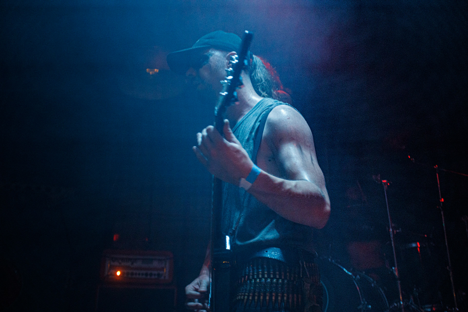 TRUCHŁO STRZYGI (black punk), Gwiezdny Demon - release show,w składzie:Gambit - wokalP. - gitara/wokalAlkatraz - gitara/wokalKaczor - garyMadness - bass/wokalPanass - bass/wokalGolem - nosferatu/wokalCzarownice - tba/wokalChłopaki z baraków polskiego metalu, rozpędzona maszyna do robienia grubego melanżu, gwiezdne trupy, kreatury obrzydlistwa i martwi decydenci podziemia. Prawdopodobnie pierwszy i ostatni raz zagrają całego Demona na żywo, a Ty mordeczko będziesz miał o czym kolegom przy wódce opowiadać.Produkcja Left Hand Soundsfot. Andrzej Wasilkiewicz/kaziq.com