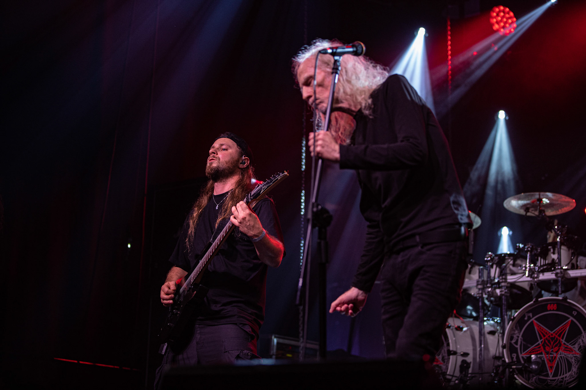 12.09.2021 - KAT i Roman Kostrzewski - koncert "Do zobaczenia w piekle" Wroclaw, Centrum Koncertowe A2.  Roman Kostrzewski – wokalJacek Nowak – perkusjaKrzysztof Pistelok – gitaraJacek Hiro – gitaraMichal Laksa – basGościnnie: Adam „Nergal” Darski (Behemoth)Piotr „Peter” Wiwczarek (Vader),Tomasz „Titus” Pukacki (Acid Drinkers)Adrian „Fred” Frelich (Dragon)Krzysztof „Fazi” Oset (ex-Kat)Piotr „Mancover” Mańkowski (Wolf Spider)Wacław „Vogg” Kiełtyka (Decapitated)Marek „Spider” Pająk (Vader)Jarek „Gronos” Gronowski (Dragon, ex-Kat)Paweł „Baitel” Pasek (Decapitated) Piotr Radecki (ex-Kat &amp; Roman Kostrzewski)fot. Andrzej kaziq Wasilkiewicz