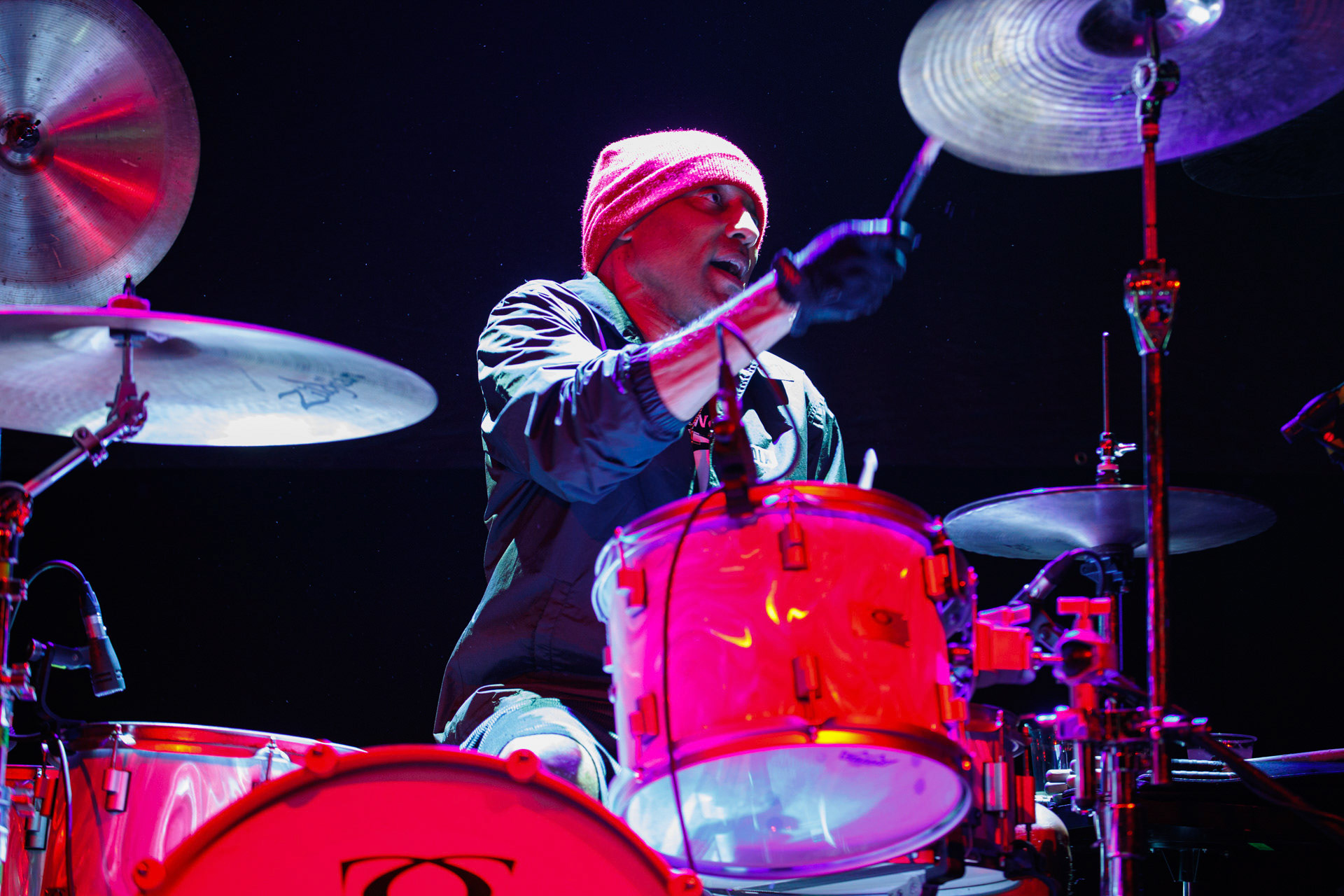 30.11.2021 koncert Dog Eat Dog - USA - hardcore, punkrock, rap, metal, hip hop, reggae, soul, funk,n/z Dave Neabore (bass), n/z John Connor (vocals), n/z Brandon Finley (drums), n/z Roger Hammerli (guitar),n/z Bozez (sax &amp; beer),koncert Warszawa, Progresja 25 lat albumu Play Games -  Dog Eat Dog.fot. Andrzej Wasilkiewicz/Reporter