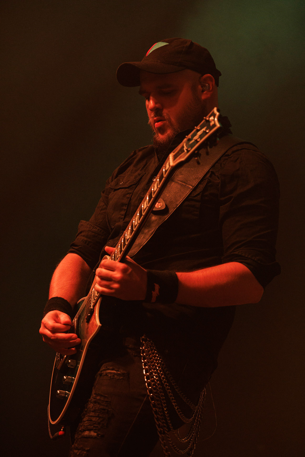 18.12.2021 Nocny Kochanek - Antysylwester Antyradia,18 lat klubu Progresja,Nocny Kochanek - koncert Warszawa,Progresja, Zdrajcy Metalu, klasyczny heavy metal, Alter Ego, Night Mistress.n/z Robert Kazon Kazanowski – gitara,Fot. Andrzej Wasilkiewicz/Reporter