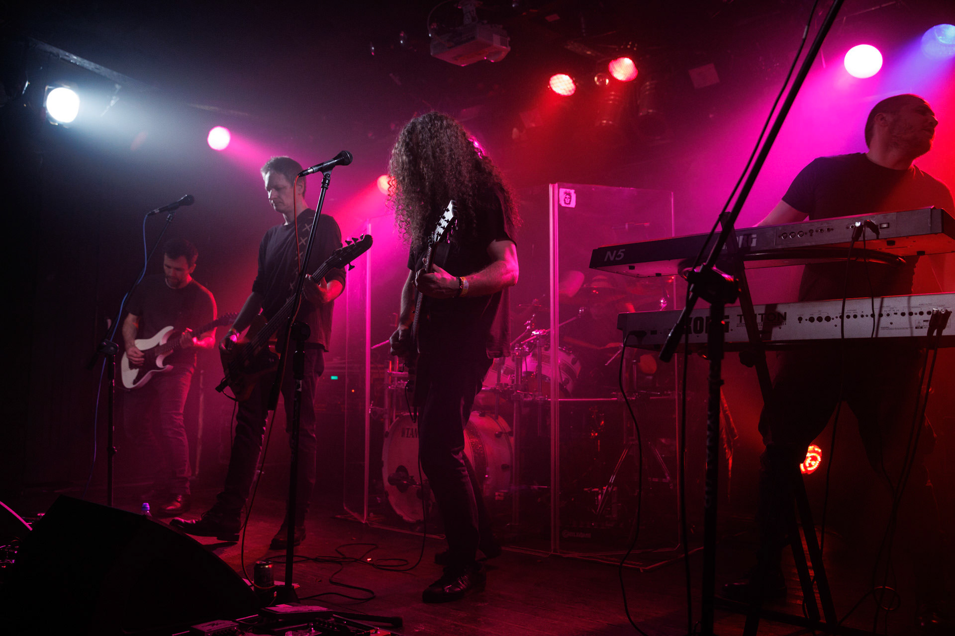 Painthing - death, doom metal.Koncert Czwarta Fala MMXXII klub VooDoo Warszawa.n/z Kuba Grobelny – guitar, vocal, n/z Bartłomiej Kaczor – guitar, n/z Darek Ojdana – keys, n/z Jan Rajkow-Krzywicki – bass,n/z Tomasz Śwital – drums,Fot. Andrzej Wasilkiewicz/kaziq.com