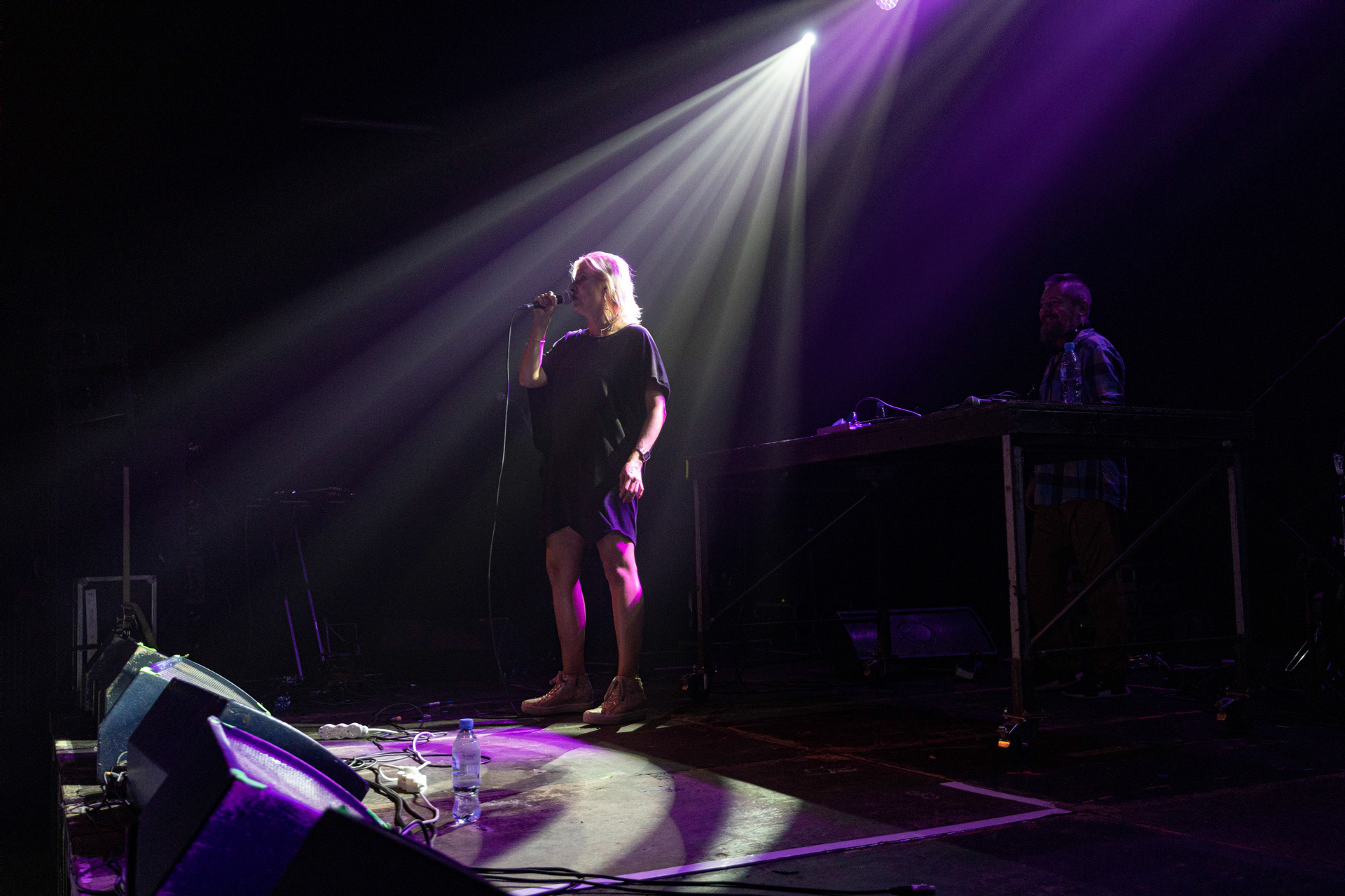 30.08.2022 Fundacja Bezpieczne Niebo wraz z klubem Progresja serdecznie zapraszają na specjalny koncert charytatywny dla Szymona Stankiewicza, który walczy z nowotworem.  KASIA NOWICKA - NOVIKA (wraz z DJ Spox).Od lat jedna z najbardziej aktywnych postaci na polskiej scenie muzycznej.Wokalistka, która początkowo udzielała się w zespole Futro i u boku Smolika, asolowo zadebiutowała w 2006 roku albumem „Tricks Of Life” nominowanym doPaszportu Polityki. Kolejne płyty: „Lovefinder” (2010) i album z remixami „Mixfinder” (2011) zostały nagrodzone Fryderykami w kategorii klubowej. Ostatni solowy album Noviki zatytułowany „Bez Cukru” ukazał się w 2019 roku i zebrał świetne recenzje, a piosenki „Lekko” i „Słabości” często gościły na antenach radiowych. W roku 2021 Novika obchodziła jubileusz 20 lat obecności na scenie i wydała z tej okazji album z nowymi wersjami jej przebojów – Novika 2.0.Chociaż nie gra już jako dj, Novika regularnie występuje wokalnie w klubach w całym kraju w ramach duetu Novika &amp; Mr.Lex. Zagrała na najważniejszych polskich festiwalach (Open’er, FreeForm, Audioriver, Tauron Nowa Muzyka). Od przeszło 15. lat prowadzi również autorskie audycje radiowe. Gościła już na antenach wielu stacji, obecnie prowadzi audycję Lekko w Radiu KAMPUS.Organizacja Progresja i Fundacja Bezpieczne Niebo. fot. Andrzej Wasilkiewicz/kaziq.com