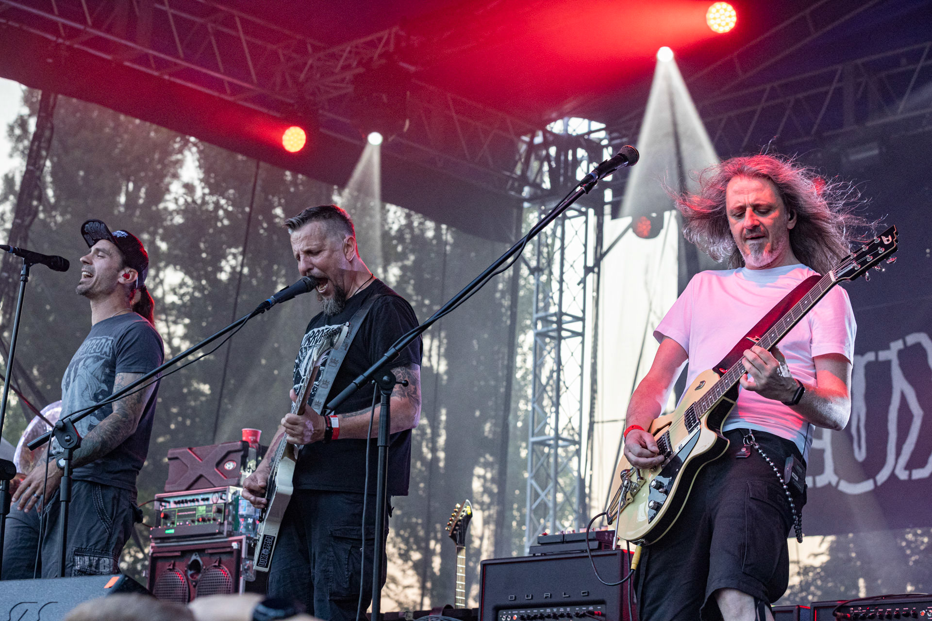 Koncert Luxtorpeda 10 urodziny. Warszawa Progresja.Gramy do Woli.n/z.Robert „Litza” Friedrich – gitara, wokal,n/z.Przemysław „Hans” Frencel – wokal, rapn/z.Robert „Drężmak” Drężek – gitaran/z.Krzysztof „Kmieta” Kmiecik – gitara basowan/z.Tomasz „Krzyżyk” Krzyżaniak – perkusjaFot. Andrzej kaziq Wasilkiewicz/Reporter