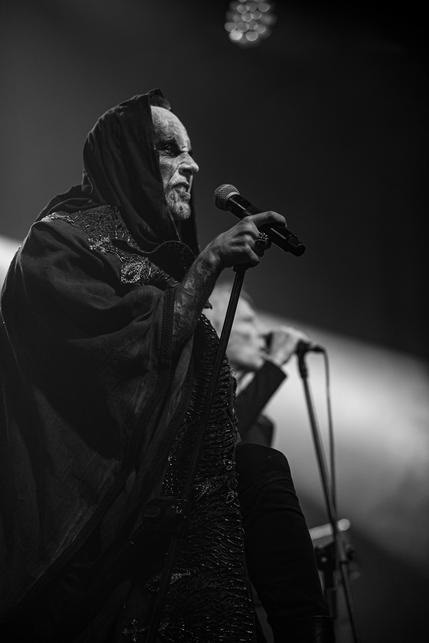 12.09.2021 - KAT i Roman Kostrzewski - koncert "Do zobaczenia w piekle" Wroclaw, Centrum Koncertowe A2.  Roman Kostrzewski – wokalJacek Nowak – perkusjaKrzysztof Pistelok – gitaraJacek Hiro – gitaraMichal Laksa – basGościnnie: Adam „Nergal” Darski (Behemoth)Piotr „Peter” Wiwczarek (Vader),Tomasz „Titus” Pukacki (Acid Drinkers)Adrian „Fred” Frelich (Dragon)Krzysztof „Fazi” Oset (ex-Kat)Piotr „Mancover” Mańkowski (Wolf Spider)Wacław „Vogg” Kiełtyka (Decapitated)Marek „Spider” Pająk (Vader)Jarek „Gronos” Gronowski (Dragon, ex-Kat)Paweł „Baitel” Pasek (Decapitated) Piotr Radecki (ex-Kat &amp; Roman Kostrzewski)fot. Andrzej kaziq Wasilkiewicz