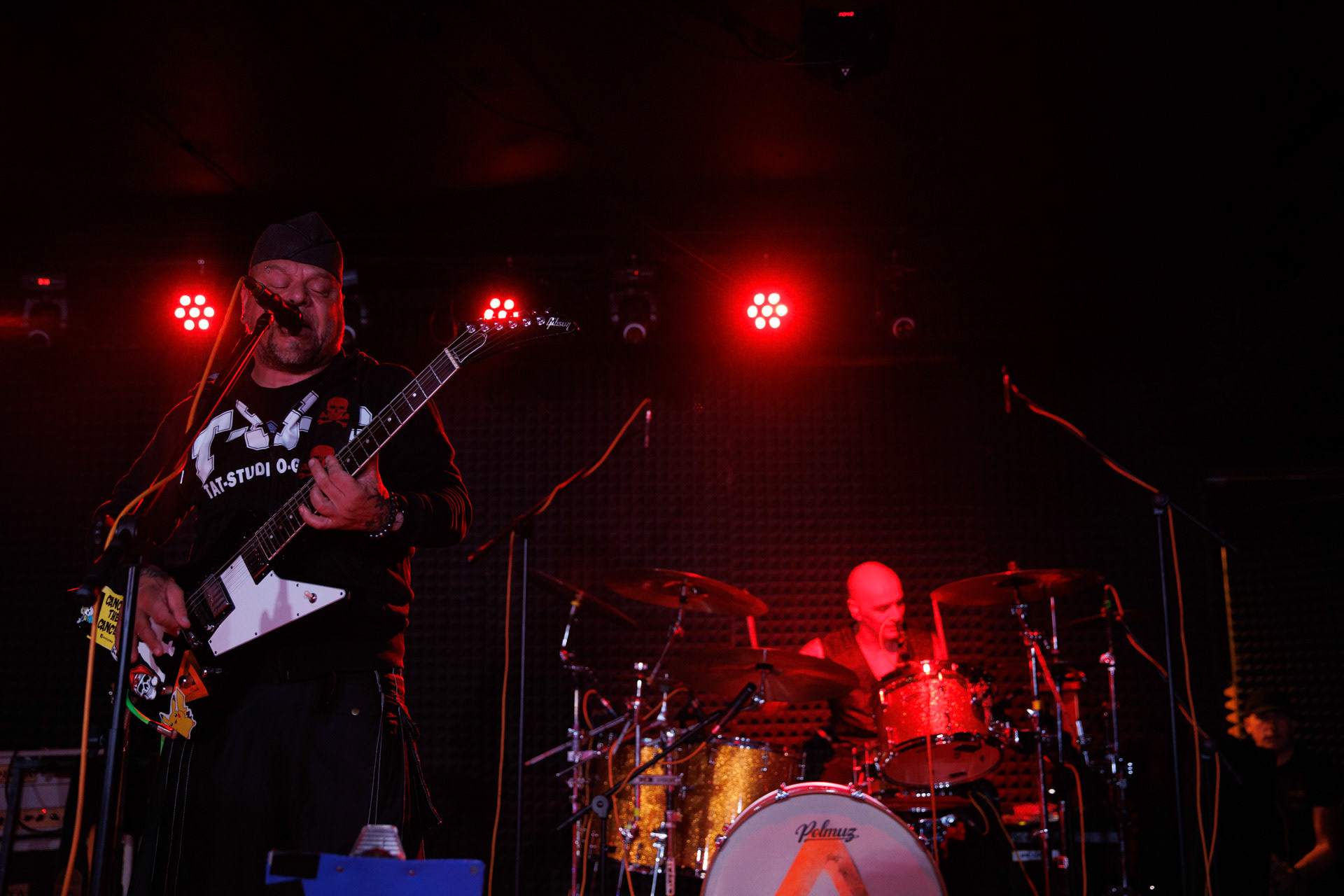 12.11.2021 Lipali - koncert Warszawa klub Remont.Najnowszy album „MOSTY, RZEKI, LUDZIE”.Tomasz Lipa Lipnicki - wokal, gitara,Lukasz Luk Jeleniewski - perkusja, Rock, rock progresywny, rock alternatywny, polski rock.fot. Andrzej kaziq Wasilkiewicz/Reporter