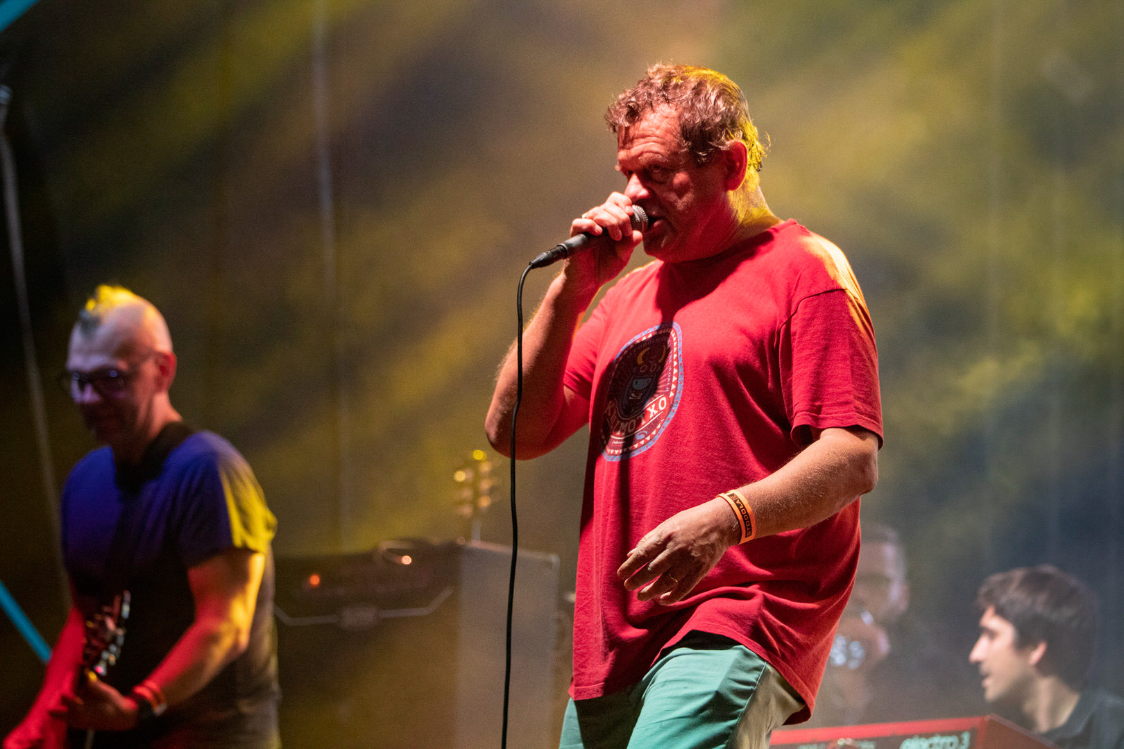 KULT - koncert w ramach Pomaranczowej Trasy 2020 - MUZYCZNA SYRENKA. 9 pazdziernika 2020, Warszawa, Stadion Syrenki. n/z. Kazik Staszewski wokal,n/z. Wojciech Jabłonski gitara, Rock, rock progresywny, rock alternatywny, punk, nowa fala.fot. Andrzej kaziq Wasilkiewicz/Reporter