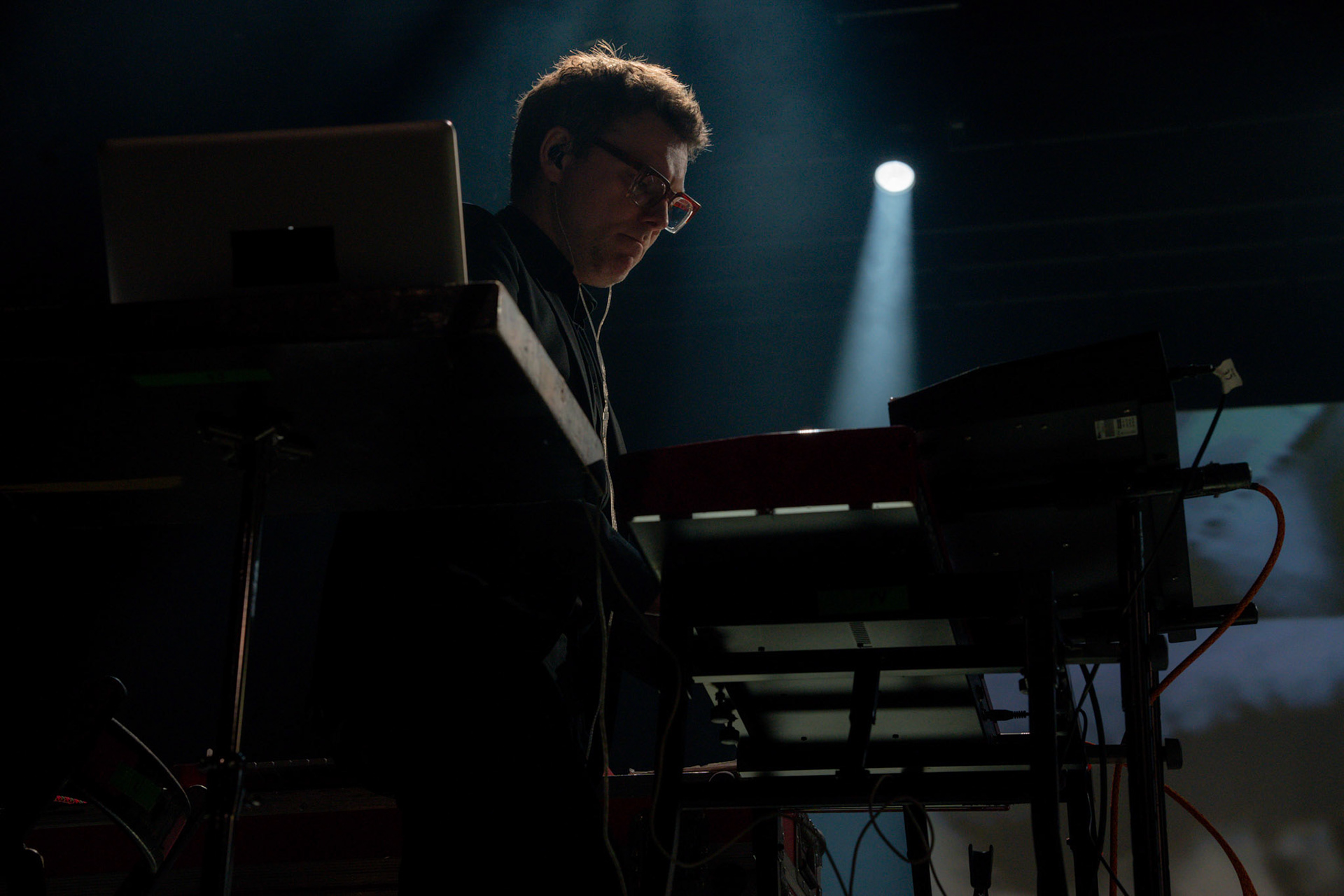 2024.03.16 NOSOWSKA klub Stodola. Koncert w ramach trasy "Widzimy sie wieczorem", promujacej najnowszy album artystki, "Degrengolada". fot. Andrzej Wasilkiewicz/Reporter